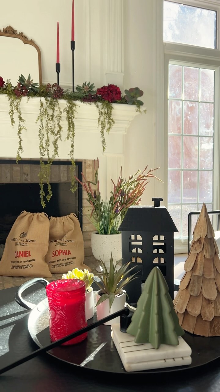 Burgundy, brown, and red for the mantel Christmas decorations this year!! What do you think?
May this holiday season bring you joy, happiness, and warm gatherings with your loved ones 🎄🤎❤️
#manteldecor #christmasdecor #burgandy #interiordesign #designstories #christmastime
