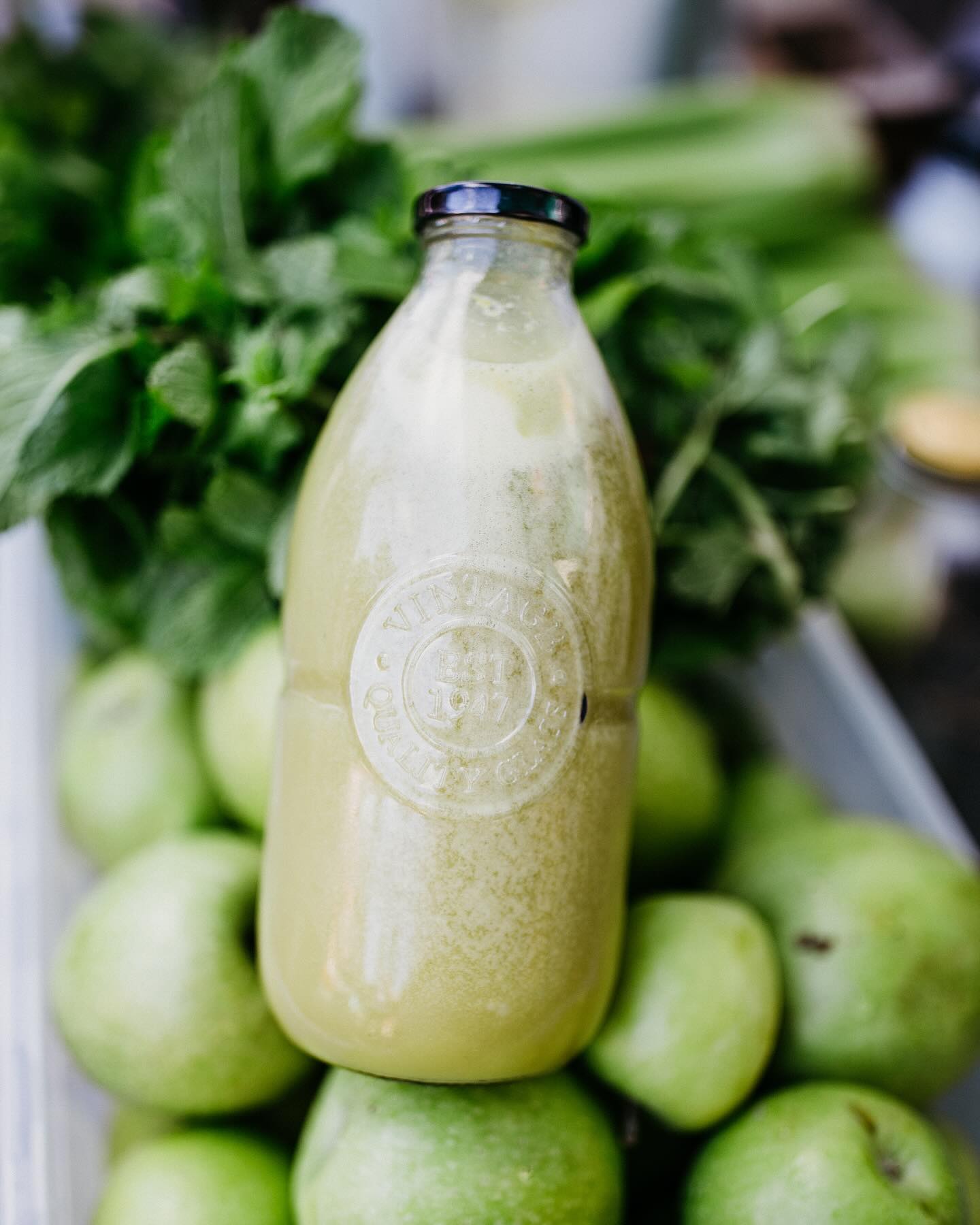 Chill out and cool down today @palmbeachfarmersmarket
and tomorrow @hotamarkets
with our take home glass bottles 🍋🍏
Limited availability so get in early! Open 6-1130am🧊🌞
