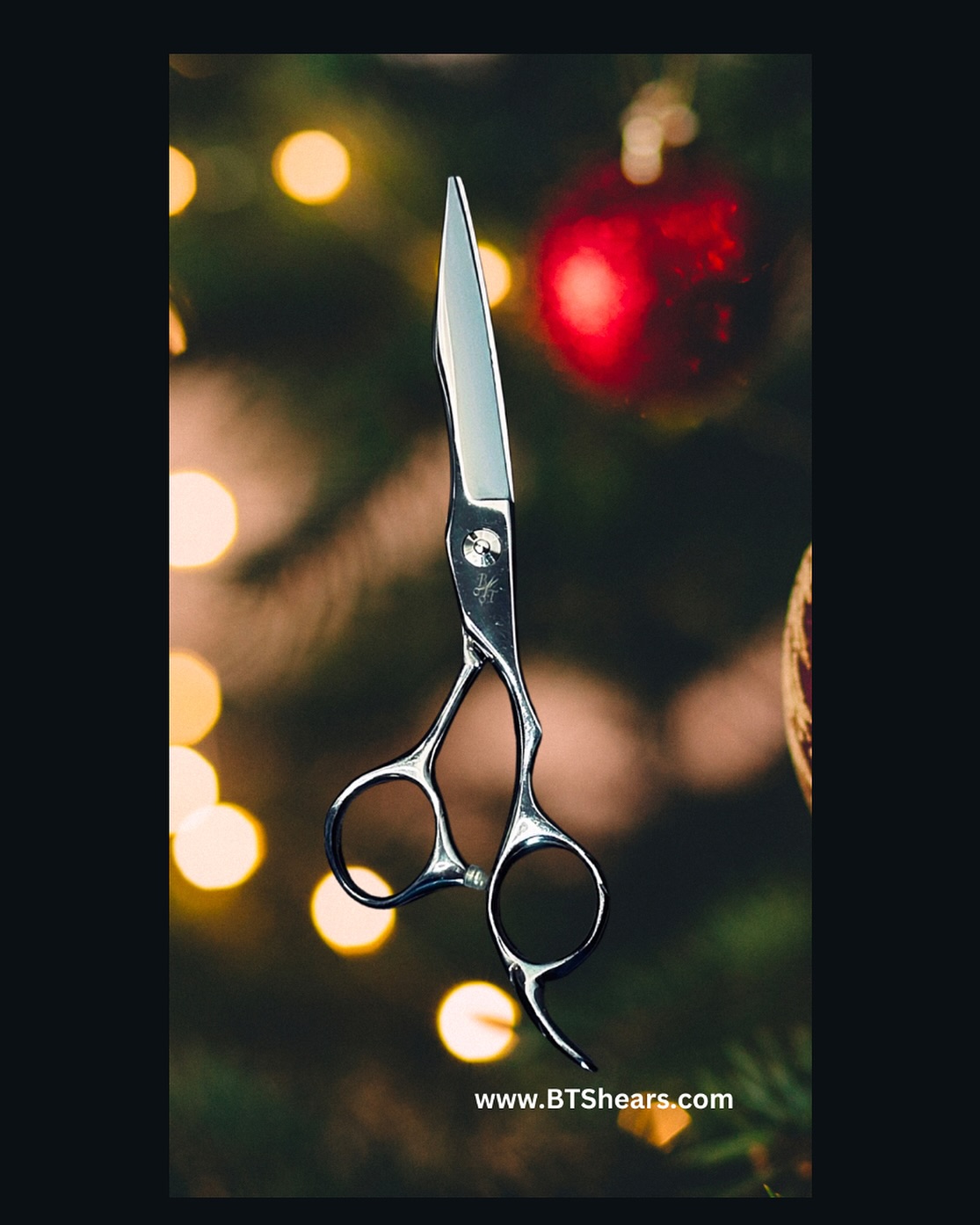 💫GIVEAWAY ✂️ TIME 💫 ends 7pm
Scissor Sharp B&T Shears is gifting a pair of Professional 440-C Japanese Steel Sword Blade Shears.
To enter, follow these rules:
like this post, share it, and tag three friends.
Reg price is $225
The drawing will be held on 12-24-24. Additionally, for every three people you tag, you will receive an extra entry.
#giveaway #hairstylist!