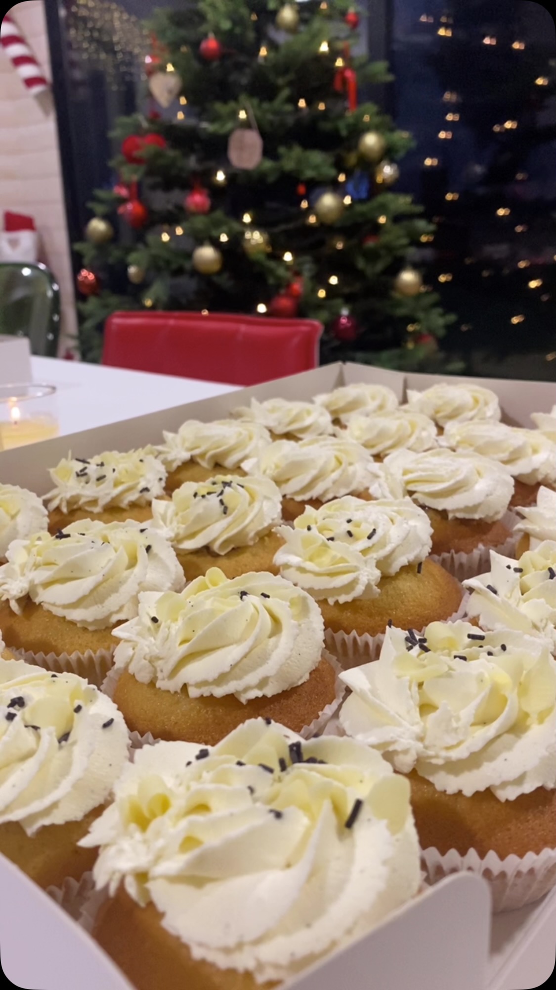 Pour le dernier jour de l’année, des jolies cupcakes au Nutella. #miam Que de gourmandise.
#cupcake #gateau #nutella #gourmandise
