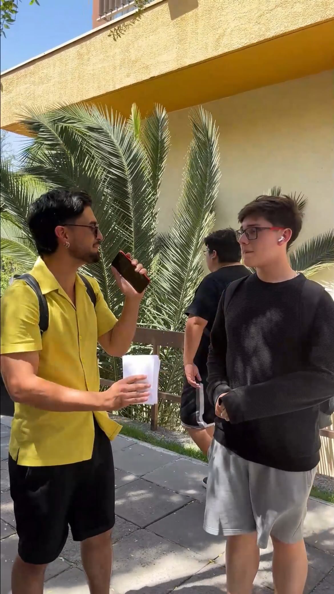 Nuevo video por los alrededores de la grandiosa USACH premiando a nuestros amigos XL , que nos siguen junto al gran @alvaro.ferradaa 👈🏼💚 !
#pizzasxl #usach #pizzeriaestacioncentral #estacioncentral #estacion #udesantiago #concurso #sorteo #suerte #pizzeriaestacioncentral