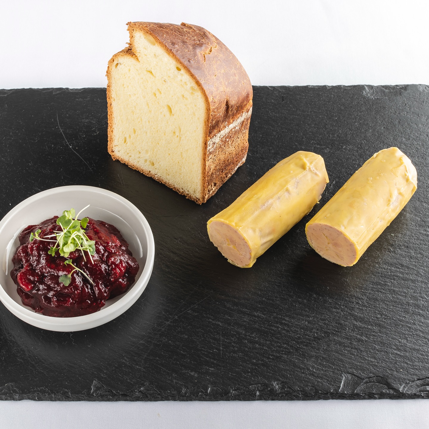 Bonne nouvelle! 🎄✨ Afin de mieux vous servir durant le temps des Fêtes, nous avons ajouté une nouvelle plage horaire pour le Take-out :
📅 Du 26 au 30 décembre 2024
⏰ De 16 h à 18 h
Commandez dès maintenant nos plats gourmands et festifs préparés avec soin par le Chef Jean-Luc Boulay @chefjeanlucboulay et son équipe.
💻 Passez votre commande ici : https://lesaintamour.order-online.ai
Profitez de cette opportunité pour savourer notre cuisine unique dans le confort de votre maison. Faites vite, les quantités sont limitées!
#TakeOut #RepasPourEmporter #TempsDesFêtes #LeSaintAmour #JeanLucBoulay #quebeccity