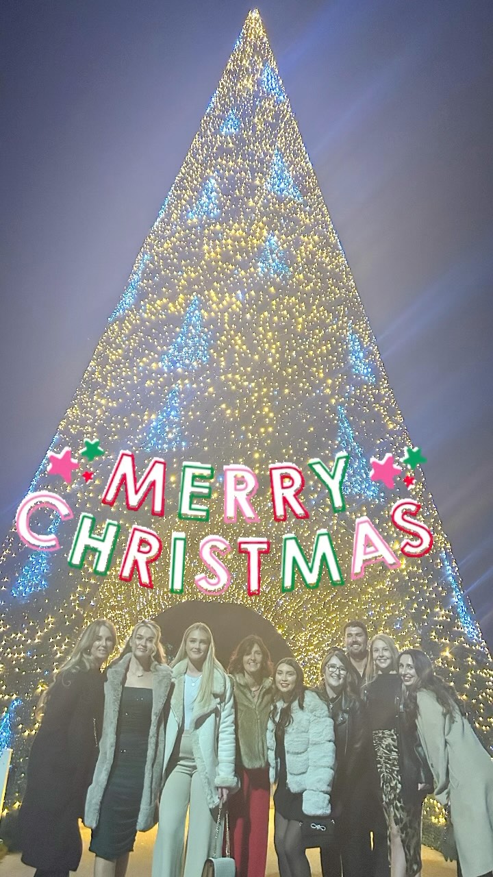 The final clients are in salon and we are almost ready to head for some Christmas Eve margarita’s 🍸 and relax for the big day tomorrow!
Now is the perfect time to say a huge thank you to all of our amazing clients and thank you for all our lovely presents and cards we been given over the last few weeks, we’ve enjoyed every minute of the busy festive season! 🎄
See you for our final day of 2024 on New Year’s Eve and we look forward to another successful year to come! With love the entire team at CWD! 💙
HAPPY HOLIDAYS! 🎄
@hairbylizevans
@hairbynicolerocks
@amysultanhair
@terrysteventonhair
@charlieward_hairstylist
@anndehghani
@hairby.jadefinch
@megan_exall_hair
@alainaxxx
@ca_aesthetics_clinic
@bonitas_lash
@nancymayne.laser.waxing.beauty
#bournemouth #hairsalon #christmas