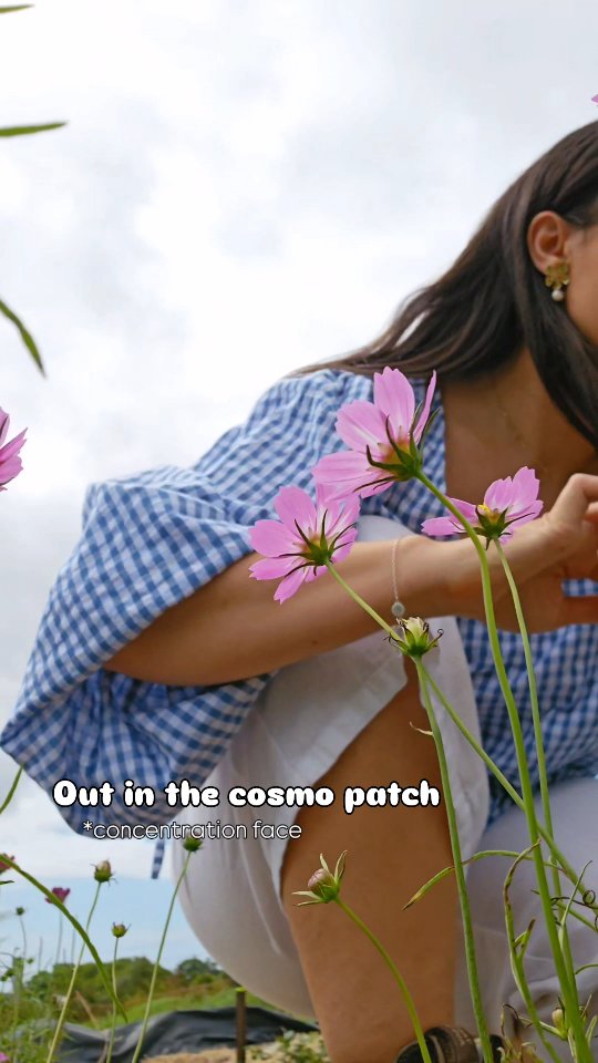 The peace of being in a space that doesn't require you to be anything but yourself 💗🪻
Nothing beats being in the flower field, just hanging with the blooms.