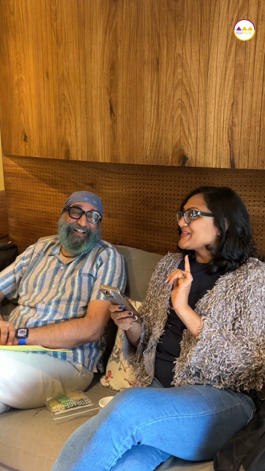 Making of It's So Good to Be Here at the @studioislandcity 🎶
✨ Witness the magic unfold as we bring this song to life—moments of creativity, hard work, and pure passion.
#ItsSoGoodToBeHere releasing on January 2nd - Stay tuned
#BehindTheScenes #MusicMaking #ItsSoGoodToBeHere #aslimusic
#Mathangi #islandcitystudio #nostalgia #InnerPeace #innerchild