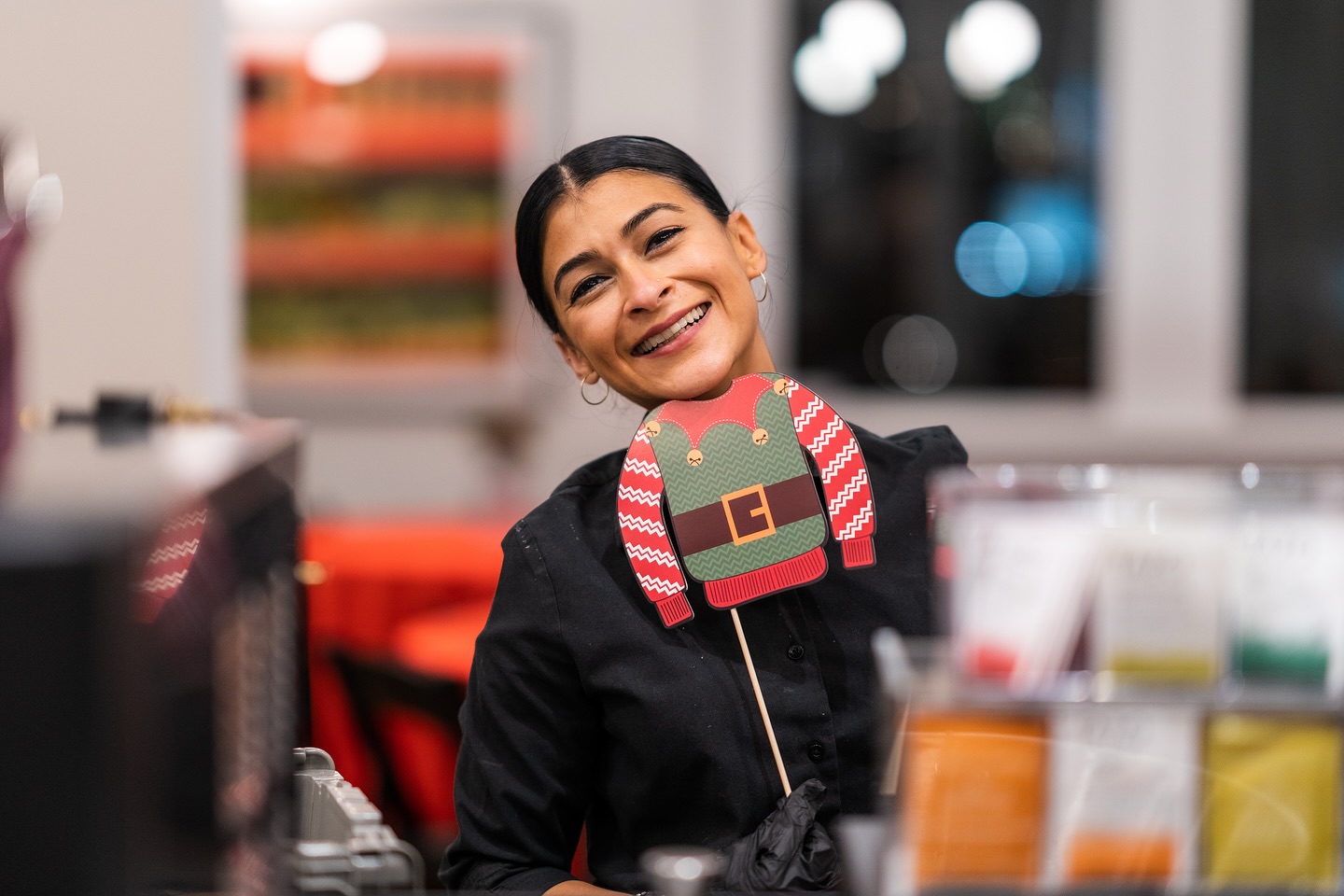 Still thinking about all the Christmas parties!!! Catering during the holidays is such a fun & crazy time - but every part is better when Flor is around! Merry Christmas!!
📸 @gentile_traveler
#holidaycatering #catering #dallascatering #corporatecatering #cohostteam