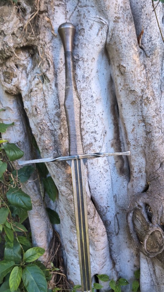 Happy holidays to our Krieger Family ⚔️❤️
We hope you all have safe and happy celebrations with your loved ones 🌲
Thank you for being with us for another year-- we appreciate you all
Merry festivities to you all 🙏
Here's a specter, in #oahu, living it's best life
#hollidays #christmas #kwanza #hanukkah #yule #festivus #thankyou #holliday #fantasy #hawaii #oahu #sword #swords #fyp #historicalfencing #hema #travel #handmade #supportlocal #madeinusa #supportsmallbusiness #thankful #promotion #fencing #sparring #blade #weapon #swordfight #gift #giftidea