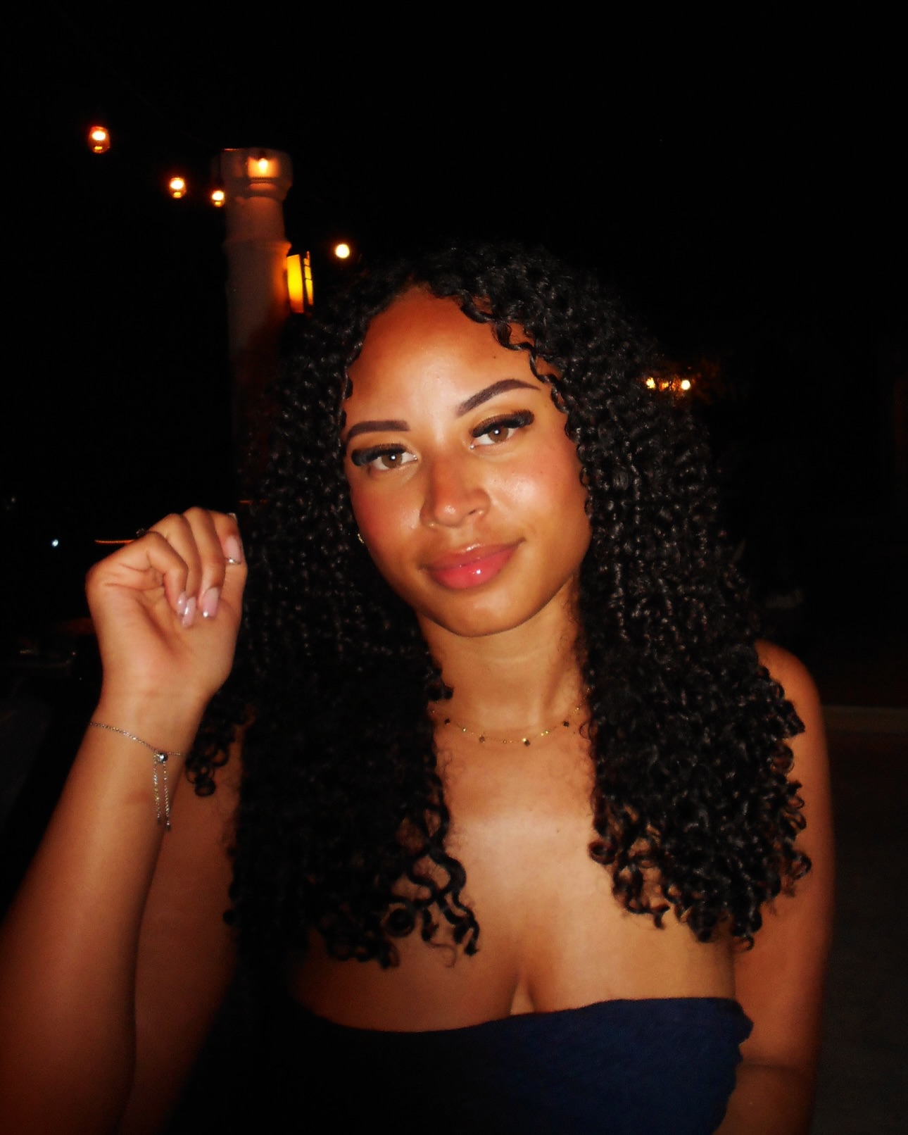 Sunkissed skin, bouncy curls, and endless vibes 🌴
Let your curls shine as bright as you do!
#curlyhair #SunkissedCurls #goodhairdays #vacationhair