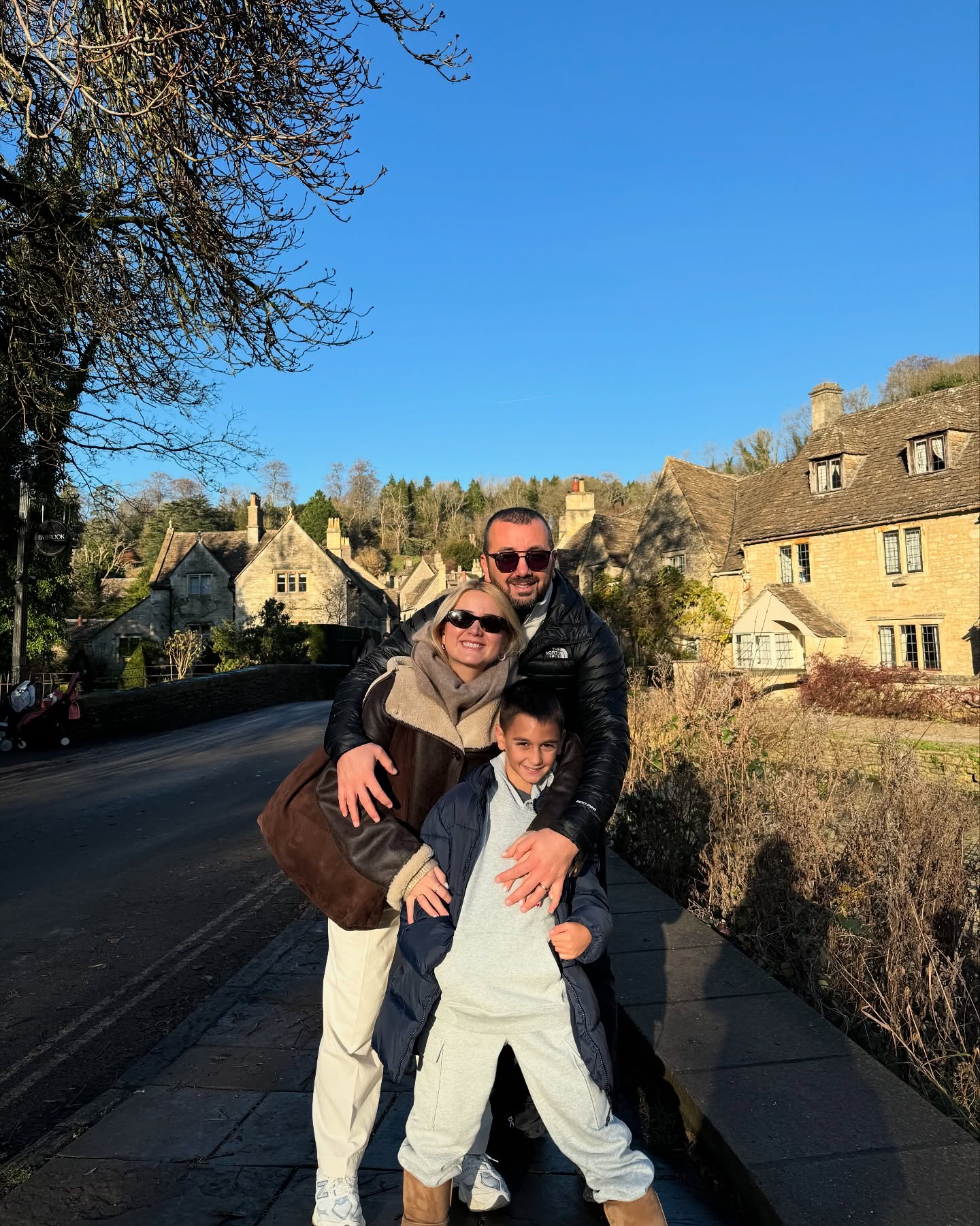 Merry Christmas from our family to yours❤️
Happy Holiday!🎄🎄🎄