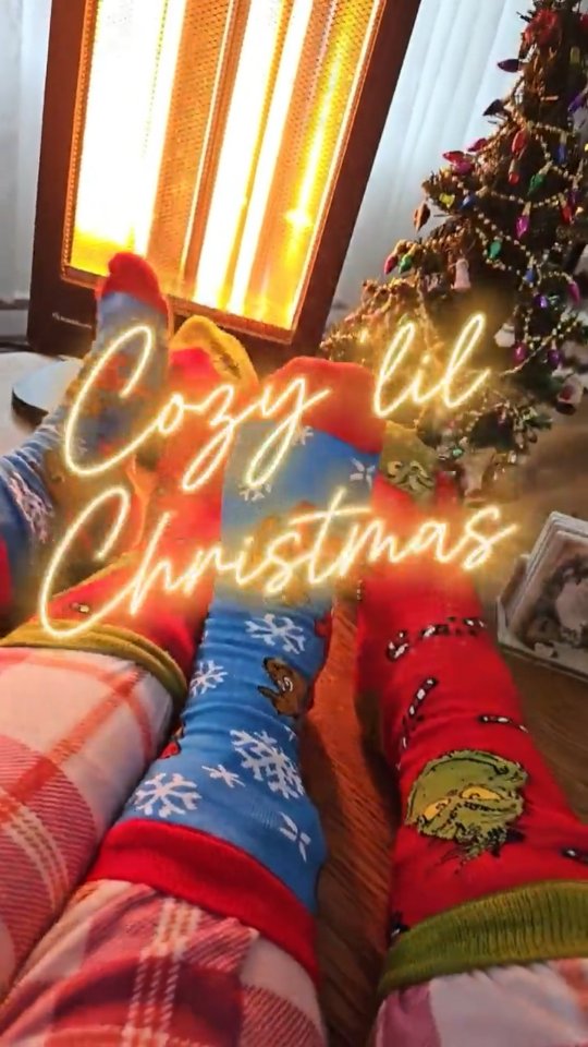 ✨ When Santa's sleigh turns into an Amazon Prime truck! 🎅
⠀⠀⠀⠀⠀⠀⠀⠀⠀⠀⠀⠀ ⠀⠀⠀⠀⠀⠀⠀⠀⠀⠀⠀
Funny story: we got a little too excited back in November and ordered a bunch of goodies from Temu—Christmas wrapping paper, our stockings (and even ones for our cats!), and, of course, tons of cat toys. Fast forward to now? Nothing has arrived! 🎁 So, no wrapping paper for us this year, but hey, that didn’t stop our cozy lil' Christmas!
⠀⠀⠀⠀⠀⠀⠀⠀⠀⠀⠀⠀ ⠀⠀⠀⠀⠀⠀⠀⠀⠀⠀⠀
And let’s be real, the cats were more thrilled with the empty cardboard boxes than the toys anyway! 📦 😻 We’re just waiting on our “Christmas in a box” to arrive this week—fingers crossed! 🤞 I mean, who says we're late? We’re just getting a jumpstart on next year's festivities! 😜🎄
⠀⠀⠀⠀⠀⠀⠀⠀⠀⠀⠀⠀ ⠀⠀⠀⠀⠀⠀⠀⠀⠀⠀⠀
Hope you all had a fabulous, cozy Christmas with your loved ones! Did anyone else face the holiday delivery blues? Must be the aftermath of that Canada Post strike! 📭🇨🇦
⠀⠀⠀⠀⠀⠀⠀⠀⠀⠀⠀⠀ ⠀⠀⠀⠀⠀⠀⠀⠀⠀⠀⠀
Anyway, if you love the vibe of this Cozy 'lil Christmas template, it's available on CapCut! Find the link in my bio
👉 www.GLAMPIRE.Club Don’t forget to follow me and tag me in your holiday creations—I can't wait to see your Cozy 'lil Christmas reels! 🥰🎄✨️
⠀⠀⠀⠀⠀⠀⠀⠀⠀⠀⠀⠀ ⠀⠀⠀⠀⠀⠀⠀⠀⠀⠀⠀
#CozyChristmas #LastMinuteSanta #CapCut #WhereAreMyPresents #CatApproved #Temu #Amazon #AmazonPrime #Santa #CapcutCreator #Creator #MatchingPJs #McDonalds #Christmas #Christmas2024 #Xmas #Xmas2024 #BathAndBodyWorks #Cats #FunnyCats #CuteCats #Canada #NovaScotia #Halifax #December2024 #CapCutTemplate #VideoTemplates #ChristmasPresents #ChristmasFun #ChristmasMagic⠀⠀⠀⠀⠀⠀⠀⠀⠀⠀⠀⠀ ⠀⠀⠀⠀⠀⠀⠀⠀⠀⠀⠀⠀⠀⠀⠀⠀⠀⠀⠀⠀⠀⠀⠀ ⠀⠀⠀⠀⠀⠀⠀⠀⠀⠀⠀
𝘿𝙞𝙙 𝙮𝙤𝙪 𝙜𝙪𝙮𝙨 𝙧𝙚𝙘𝙚𝙞𝙫𝙚 𝙖𝙡𝙡 𝙤𝙛 𝙮𝙤𝙪𝙧 𝘾𝙝𝙧𝙞𝙨𝙩𝙢𝙖𝙨 𝙜𝙤𝙤𝙙𝙞𝙚𝙨 𝙤𝙣 𝙩𝙞𝙢𝙚? 🎁🎄