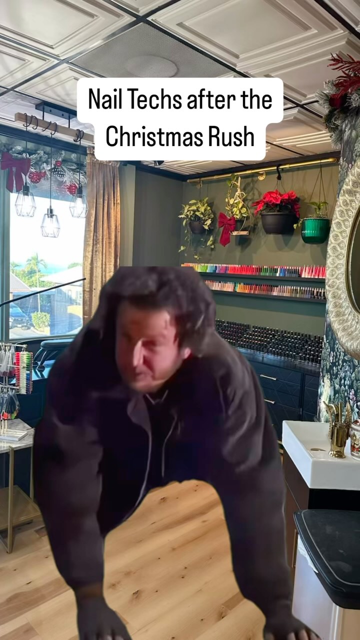 My back is feeling it, Is yours???? 🎄🎄🎄
@coutureclawshawaii
#nailtech #nailtechcontent #nailtechlife #nailtechproblems #coutureclaws #christmasseason