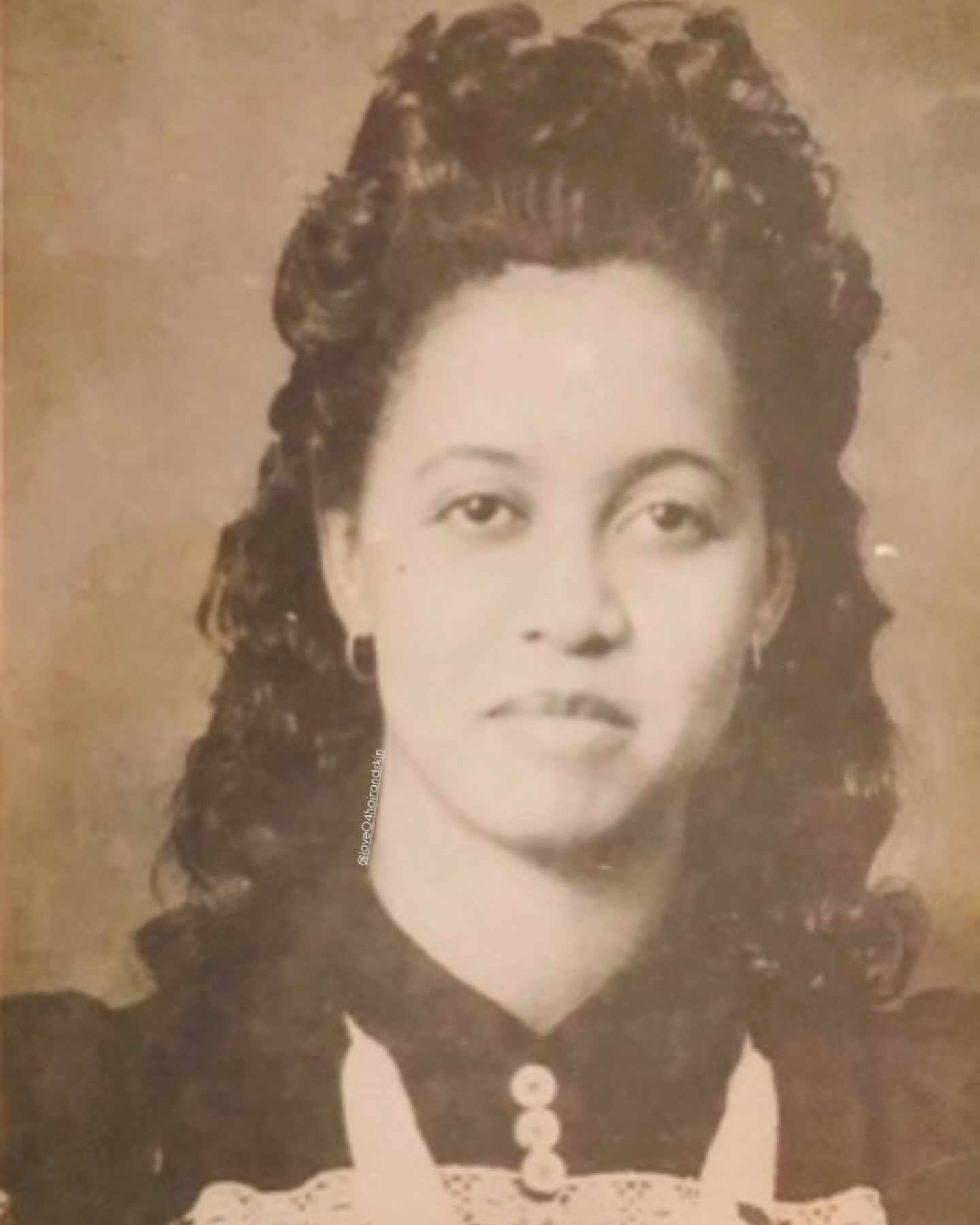 Oh great-grandma, if I had your hair I wouldn’t be pressed for good hair care. Your genes skipped all of us 😭 Even in her old age she had this same long hair but shaded grey. I remember she used Blue Magic, pressed her hair with a hot comb and curled her hair with the old fashioned foam rollers. & Every time we’d visit her in Tennessee she’d try to make me and my sister eat cream of corn 😖😩 If my papa didn’t take my plate I’d still be sitting at that table😭