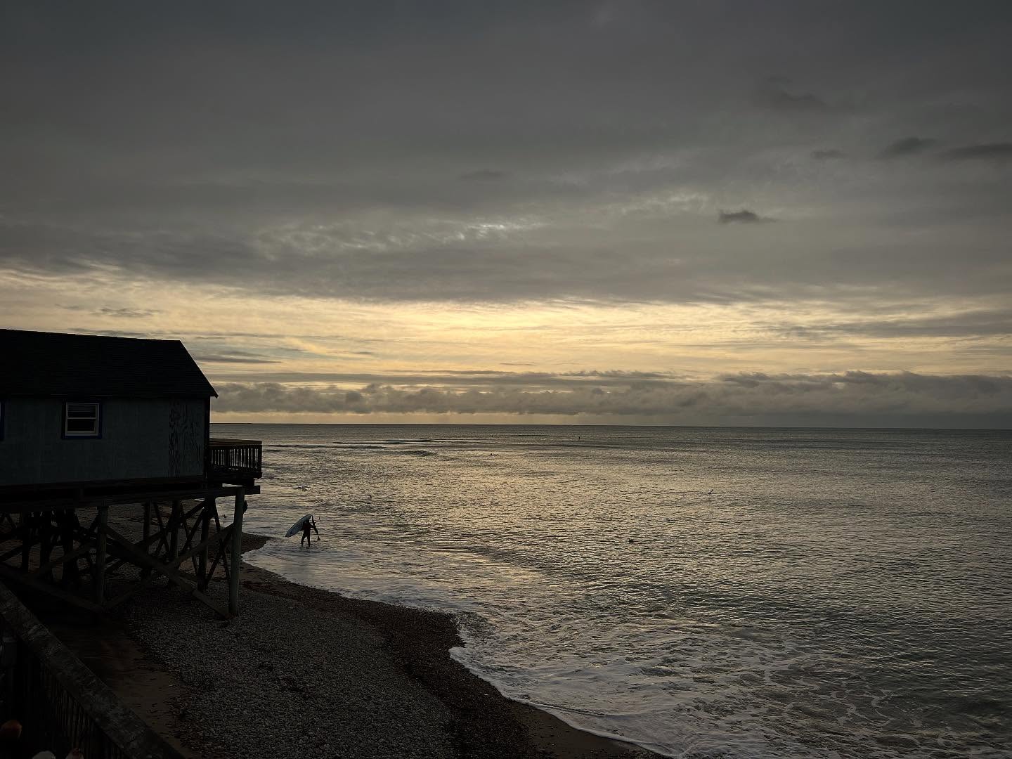 We have one cottage - Sunset side of Sunnyside duplex - available for New Year’s Eve!
Book your stay and we will include tickets to @oceanmistbar NYE Party “Just a Black Tie Event”
.
.
.
#matunuck #beach #nye #holidayseason #rhodeisland #oceanstate #southcountyri