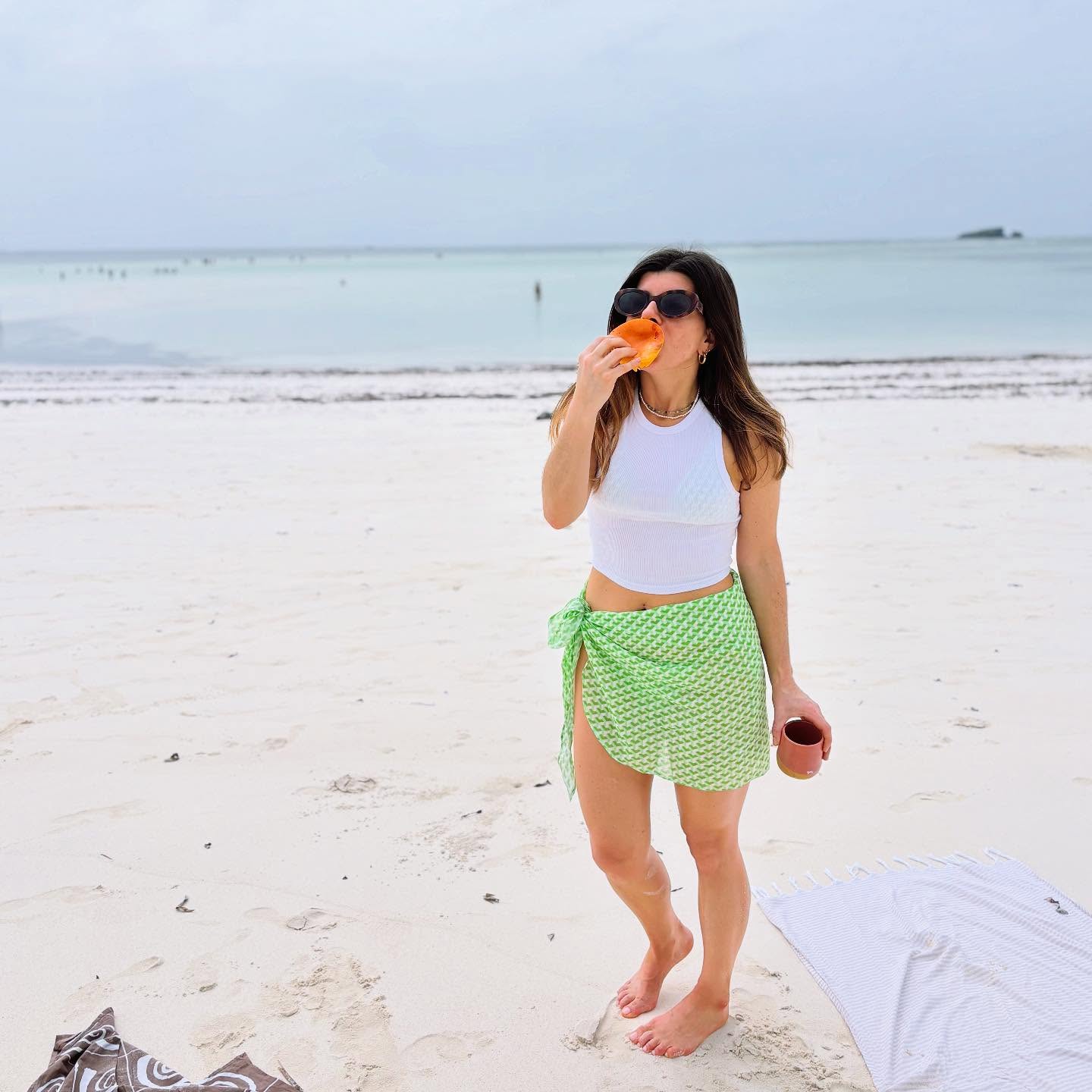 Enjoying the fruits of life on my 39th Birthday this year.
Feeling stronger, healthier and more balanced than previously 🤍
🎈🥭☕️🌊☀️🌴