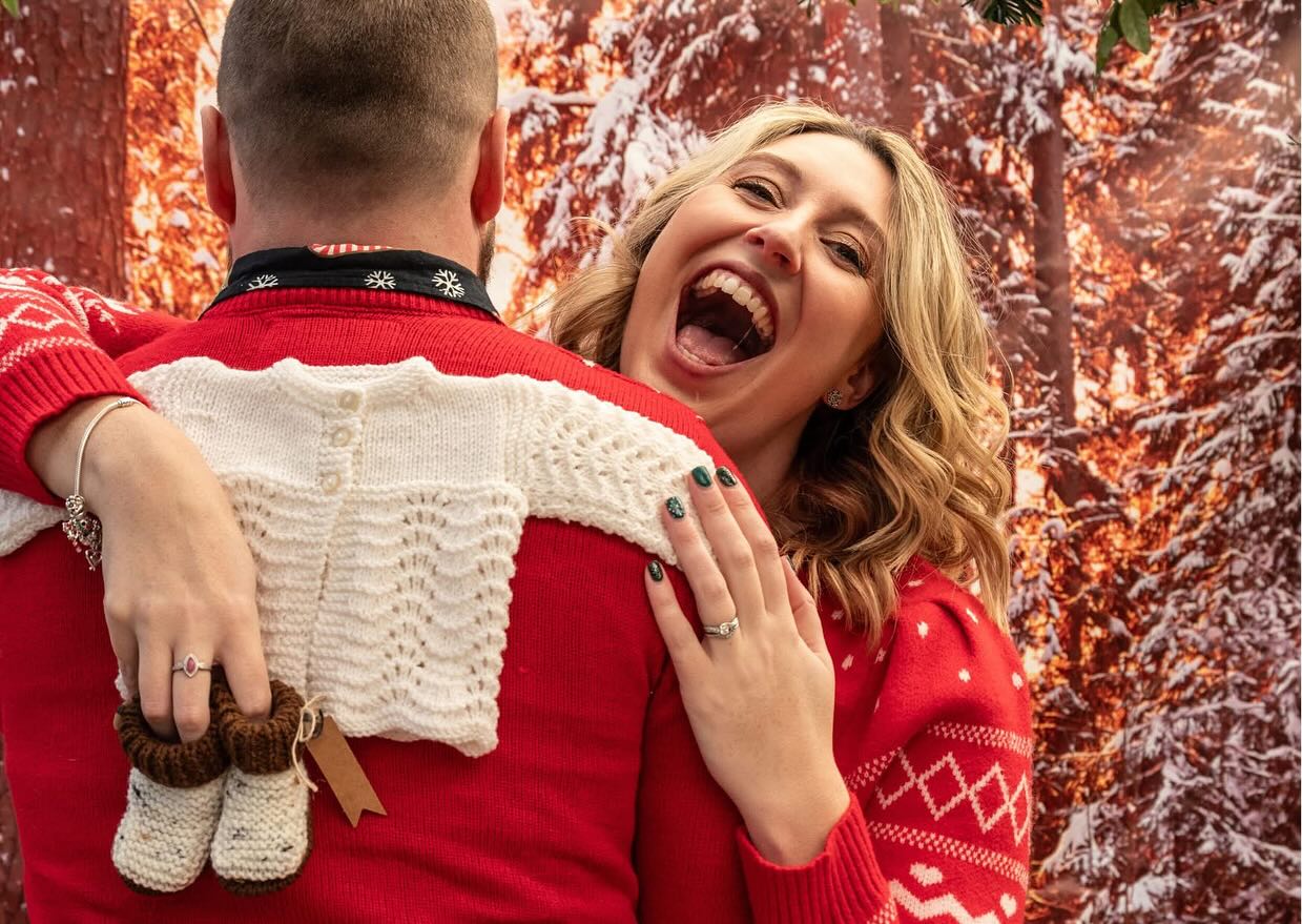 An early Christmas present that truly added a sparkle to our Christmas festivities!
We had the absolute joy of capturing a magical bump pregnancy reveal for Dave’s sister and brother-in-law. 💕
Capturing a moment of this new precious chapter feels like a really special gift.
The festive season is all about love, togetherness, and celebrating life’s little (and big!) miracles – and this was certainly one to remember.
Here’s to the happiest of holidays and the excitement of what’s to come in the new year!
#MogwaiMedia #ChristmasMagic #familymoments #baby #santababy #pregnancyannouncement