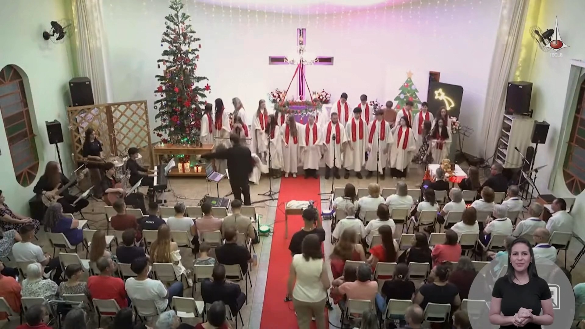 🎄✨ Feliz Natal! ✨🎄
Que o amor e a paz de Cristo iluminem cada coração neste Natal. Que possamos celebrar com gratidão e esperança, lembrando o verdadeiro significado desta data: o nascimento do Salvador.
"Porque um menino nos nasceu, um filho nos foi dado, e o governo está sobre os seus ombros. E ele será chamado Maravilhoso Conselheiro, Deus Poderoso, Pai Eterno, Príncipe da Paz." (Isaías 9:6)
Com carinho,
Equipe ADL ❤️