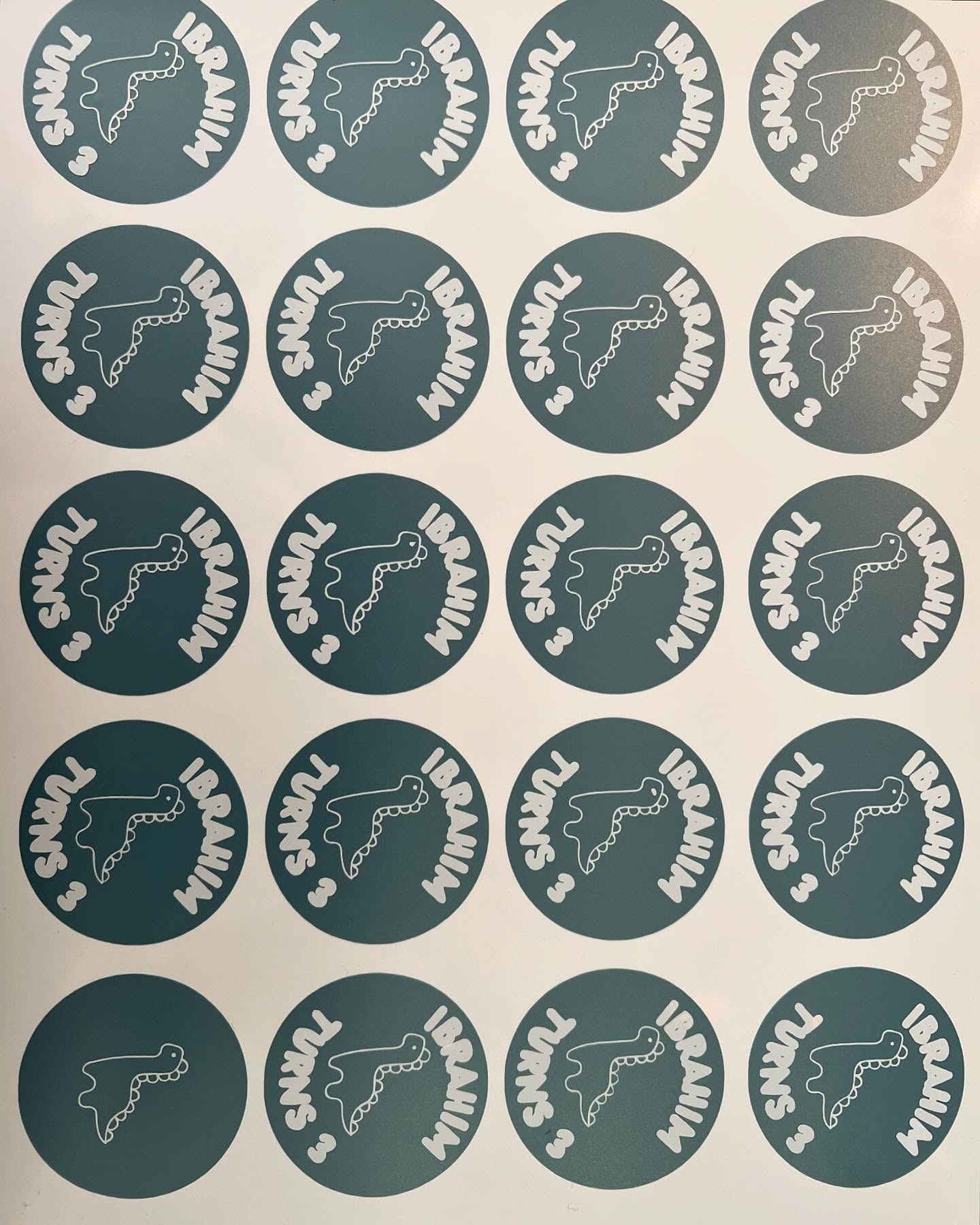 Did you know we do personalised stickers? They great a great addition to your goodie bags to add that extra charm! DM us we design and create inhouse!
#personalisedstickers#kidsstickers#birthday#kidsbirthdayideas#dinosaurstickers#dinosaur#3rdbirthday