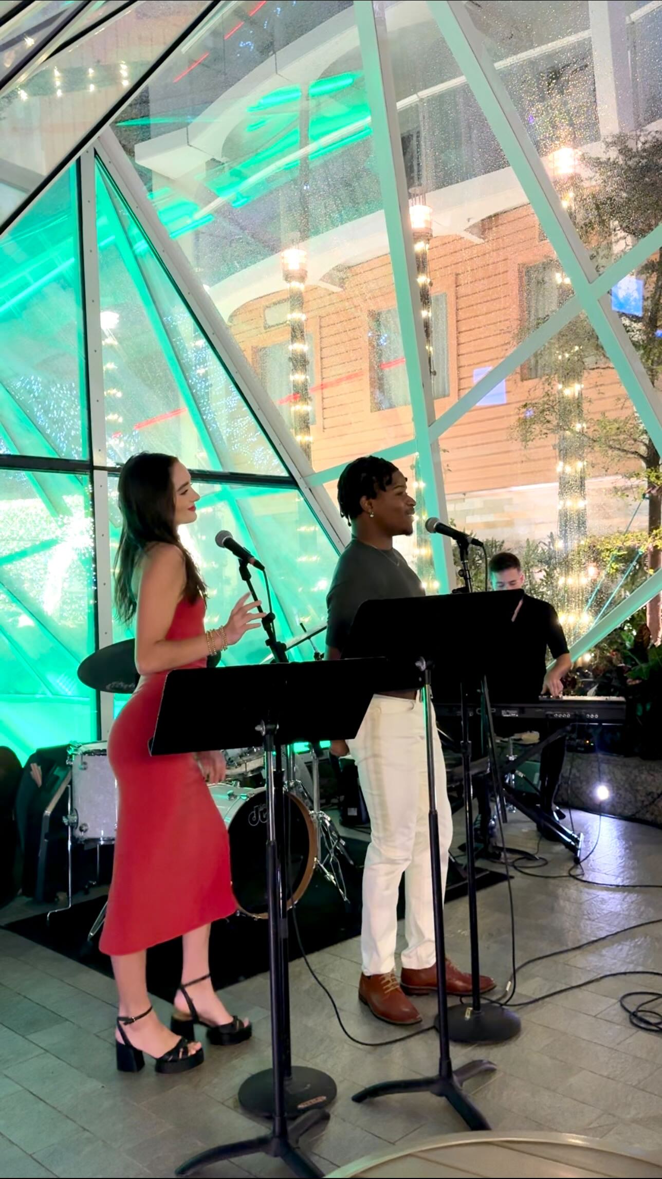 singing about snow in the caribbean ❄️🏝️