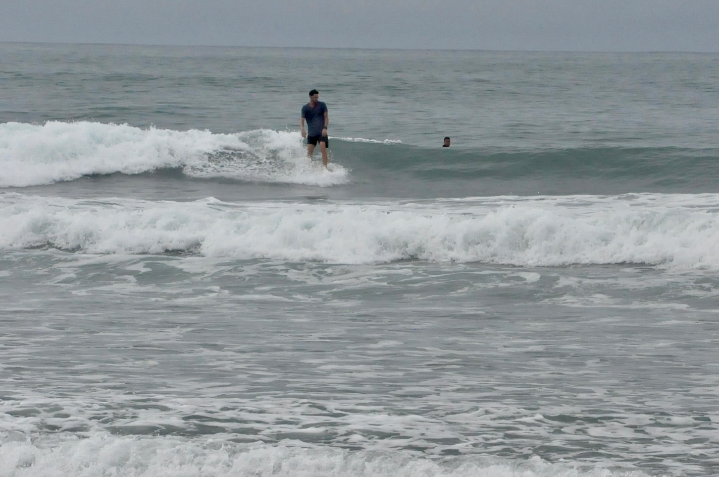 Un petit aperçu de ce que l’on a eu au pied de notre sapin 🌴 ce matin 🎁🌊🤙
Joyeux Noël à tous ✨
-
Guess what we got this morning under our Christmas palm tree 🎁🌴🎄🤙
Merry Christmas everyone ✨
📷: @monikajamjam
#xirimirisurf #christmaswave #giftsurfsession #chritmastree #panama #surf #pancakeandgranola #joyeuxnoel #xirimirisurfcoaching #merrychristmas #santaclaus #🇵🇦