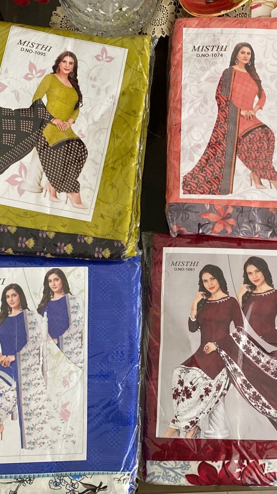 BUTTER CREPE DUPATTA SUIT (UNSTITCHED)
QUANTITY AVAILABLE