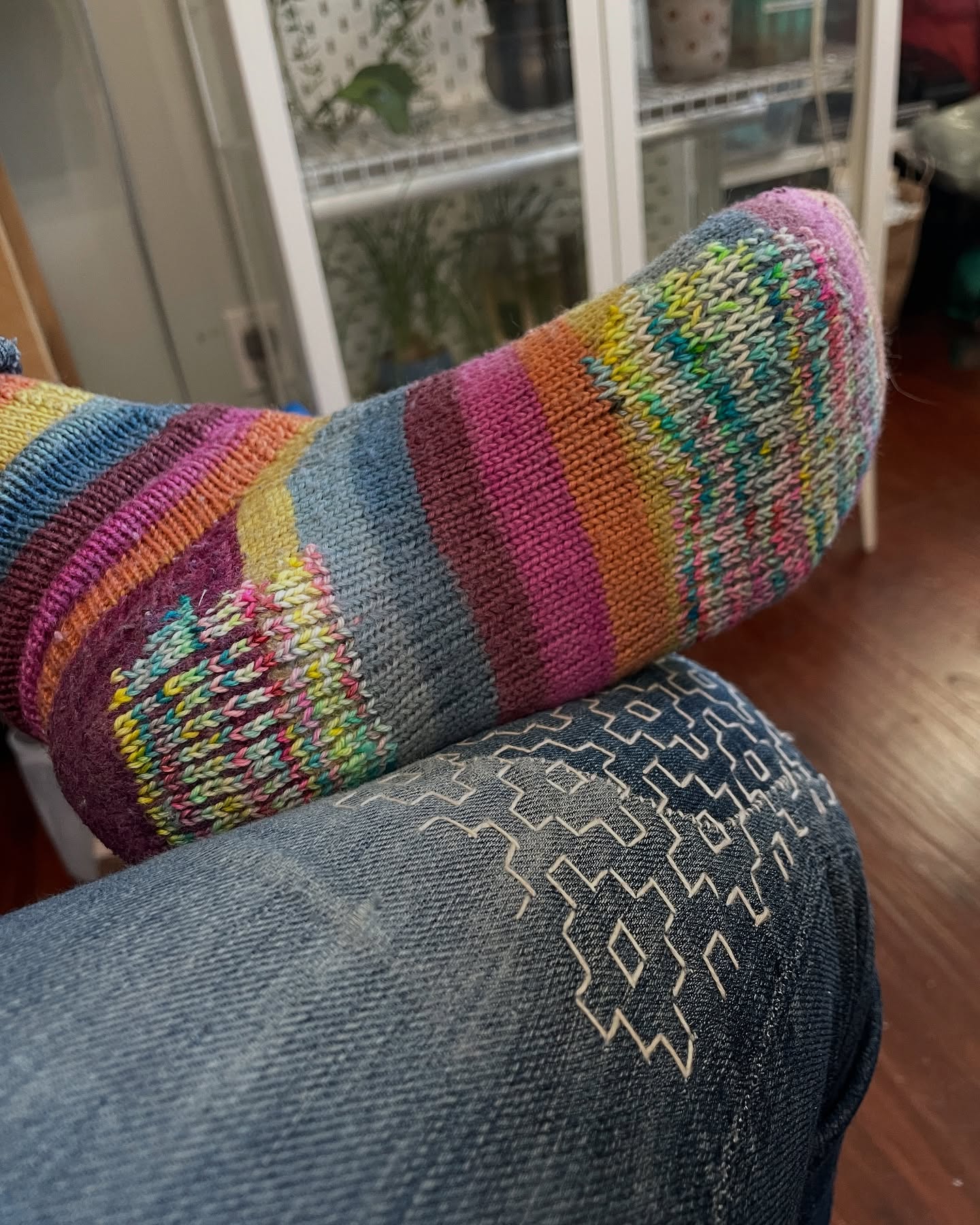 I’ve been buried in mending socks! The stripy pair were my first test subject! This fun yarn has given them a 2nd life. No where near perfect, but they are back in rotation!
2 other pair got a more blended mend, and just one one pair in the mending pile!
Thanks to @rachaelknitsandquilts for keeping me supplied with socks!!!!
#visiblemending #sockmending #sustainableliving