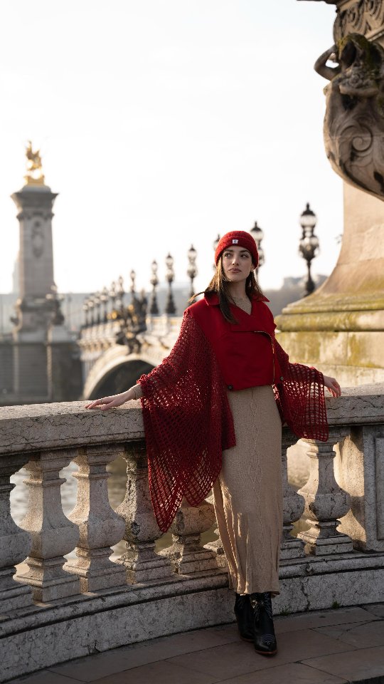 Bringing my Punchaw FW 24/25 collection to life on the streets of Paris✨
Each piece reflects a blend of timeless elegance and modern design, rooted in Peruvian tradition. Grateful to share this journey with you.
#ParisFashion #PunchawFW2425 #MacoCalderon