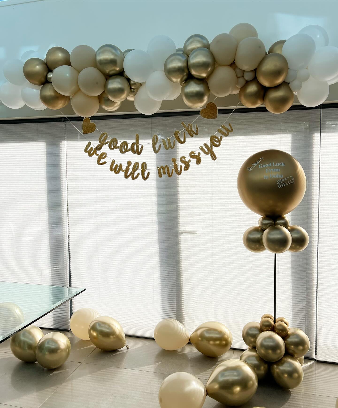 A proper send off ✈️🤎 DM us for all your celebrations, we find you ways to make every occasion special 🎈
#congratulations#goodluck#newjob#balloongarland#balloonarch#balloons#buckinghamshire#balloonstylist