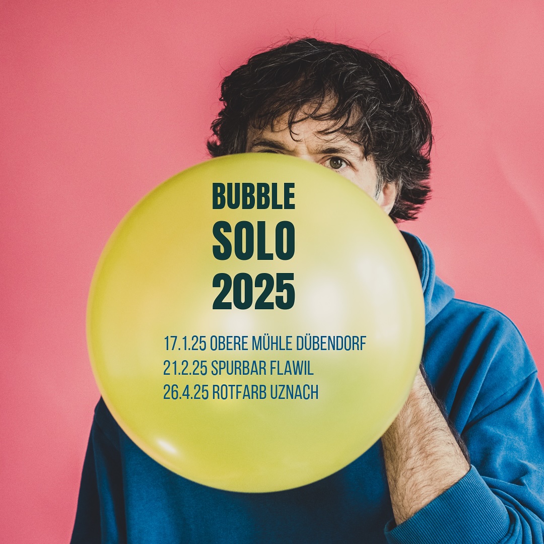Ich freue mich fest auf euch🎶!
Sichere dir jetzt dein Ticket🎫🎉.
BUBBLE SOLO 2025
Mit dabei ein Haufen Instrumente, spannende elektronische Gadgets und eine wunderschöne poetische Licht-Show.
Ich erzähle Geschichten, spiele alle meine Hits in neuem Gewand, präsentiere Bubble, mein aktuelles Album und lasse das Publikum immer wieder Teil des Abends werden, inklusive spontanem Cover Wunschkonzert.
@oberemuehle @kulturtreffrotfarb