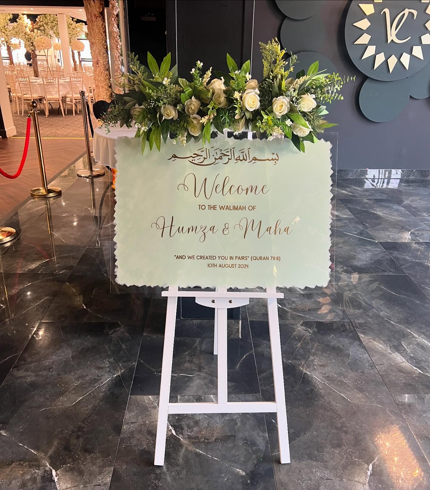 Another TB to this beautiful welcome sign we created for a gorgeous couple! DM us for all your requests we cater to all personalisations and ideas! 🌺💍
#weddingwelcomesign#wedding#weddinginspiration#greenwedding#whitewedding#weddingdecor#weddingdecoration