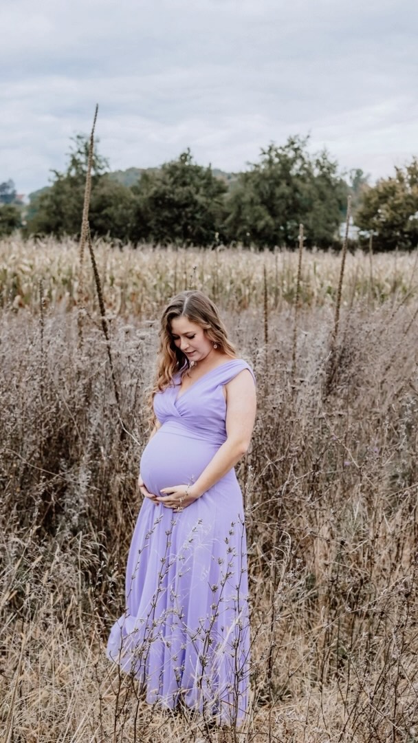 Du wünschst Dir auch natürliche und authentische Schwangerschafsbilder? Dann buche jetzt bei mir dein persönliches Babybauchshooting und erlebe einen ganz magischen und tollen Moment mit mir als deine Fotografin ☺️ ich freue mich schon ganz fest! ❤️
#babybauch #babybauchshooting #liebe #love #baby #babyimbauch #fotoshooting #schwanger #schwangerschaft #schwangerschaftsfotografie #pregnant #preggo #pregnantbelly #pregnancyphotoshoot