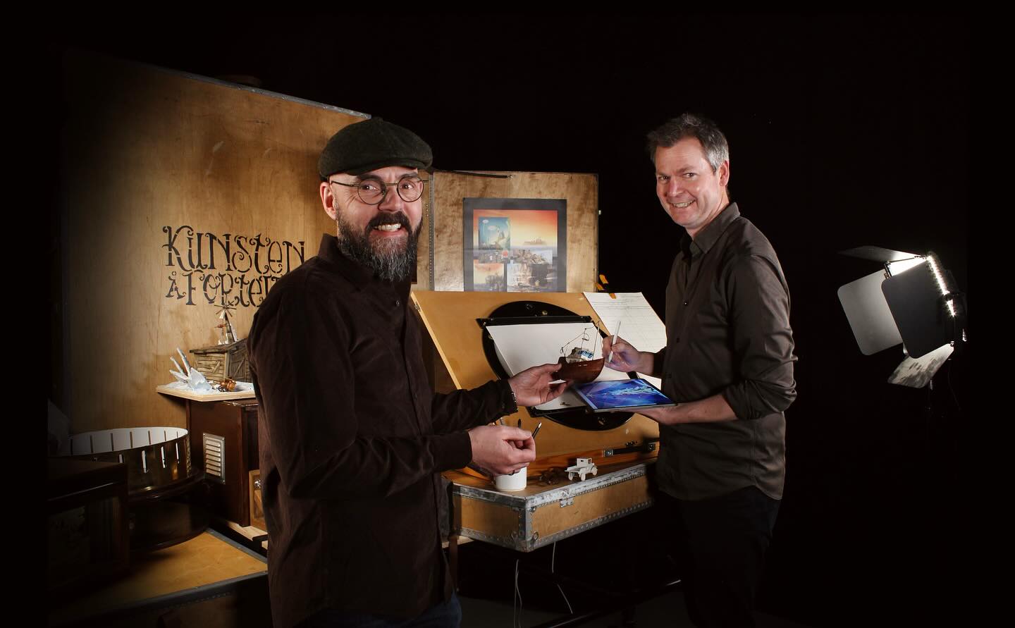 Vi holder masterclass og workshop for ungdommer i @sandefjordkommune på @sandefjordbibliotek i februar.
Lær animasjon, digital tegning, stop motion og puppeteering av Jon Løvaas og Hans Jørgen Sandnes! De har lang erfaring fra alle deler av bransjen, og står bak noen av Norges største suksesser innen bøker, tegneserier og animasjonsfilm. Nå hjelper de deg å fortelle DIN historie.
#animasjon ##kunstenåfortelle #digitaltegning #stopmotion #puppetry