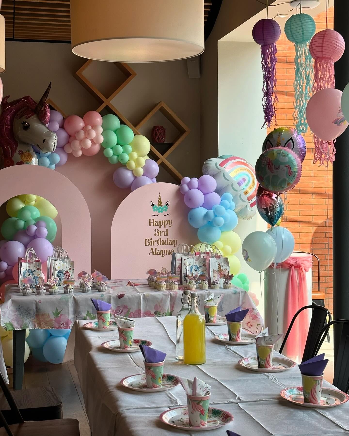 We absolutely loved creating this unicorn themed party for a special girl 👑 DM us for all your party planning needs!
#unicornparty#birthdayparty#birthdaybackdrop#birthdaygirl#pinkbackdrop#unicornballoons