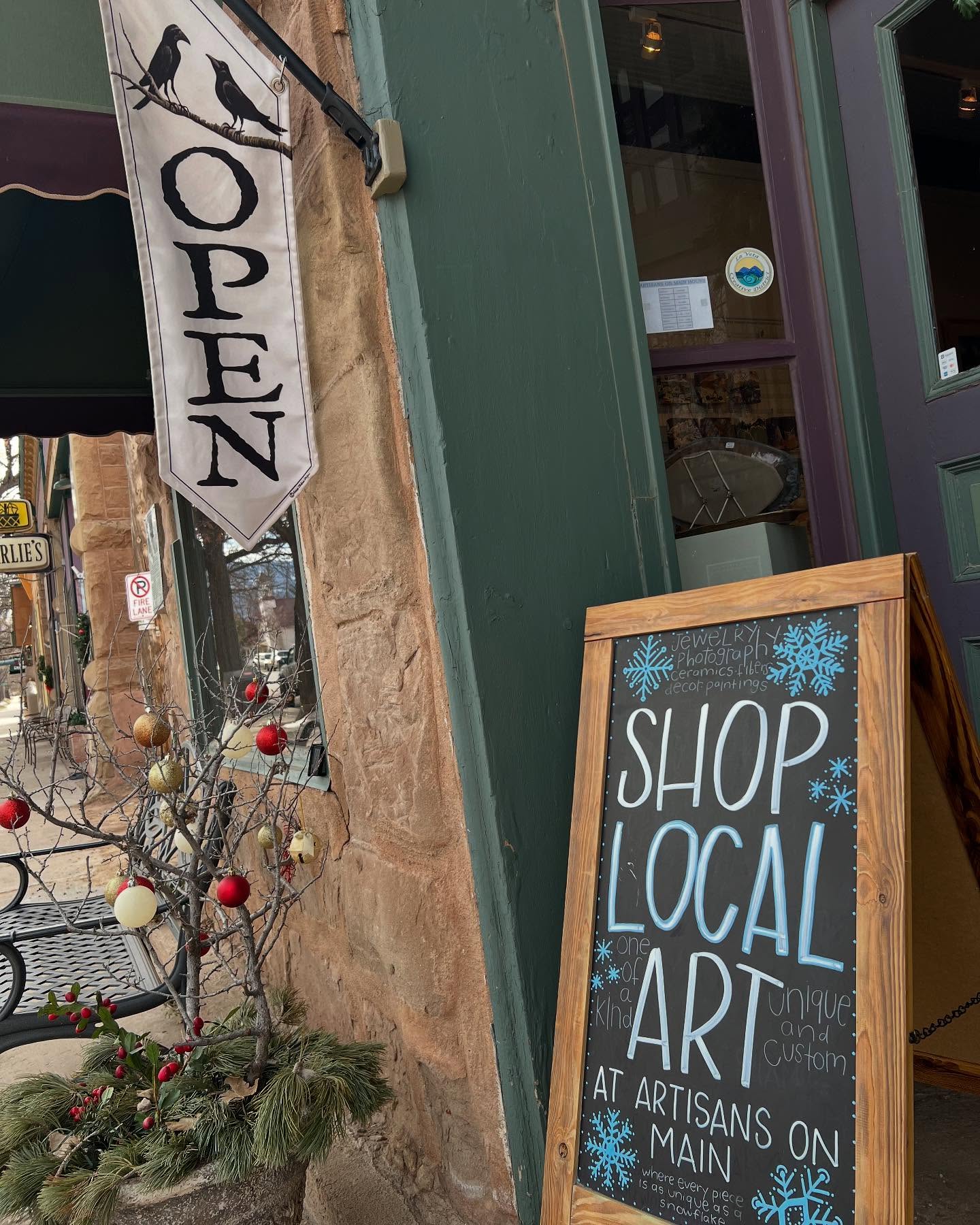 Artisans will be open …
•Thursday, January 2 - 12 to 4 pm
•Friday, January 3 - 12 to 4 pm
•Saturday, January 4 - 12 to 4 pm
All candles and diffusers now 50% off.
50% off select ornaments.
The gallery is still full of beautiful art, pottery, and some new end-of-year finds.
@artisansonmainlaveta
#beautifulart