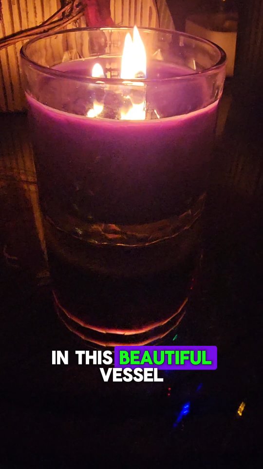 Trim your wood wicks short for a beautiful flame. 💜