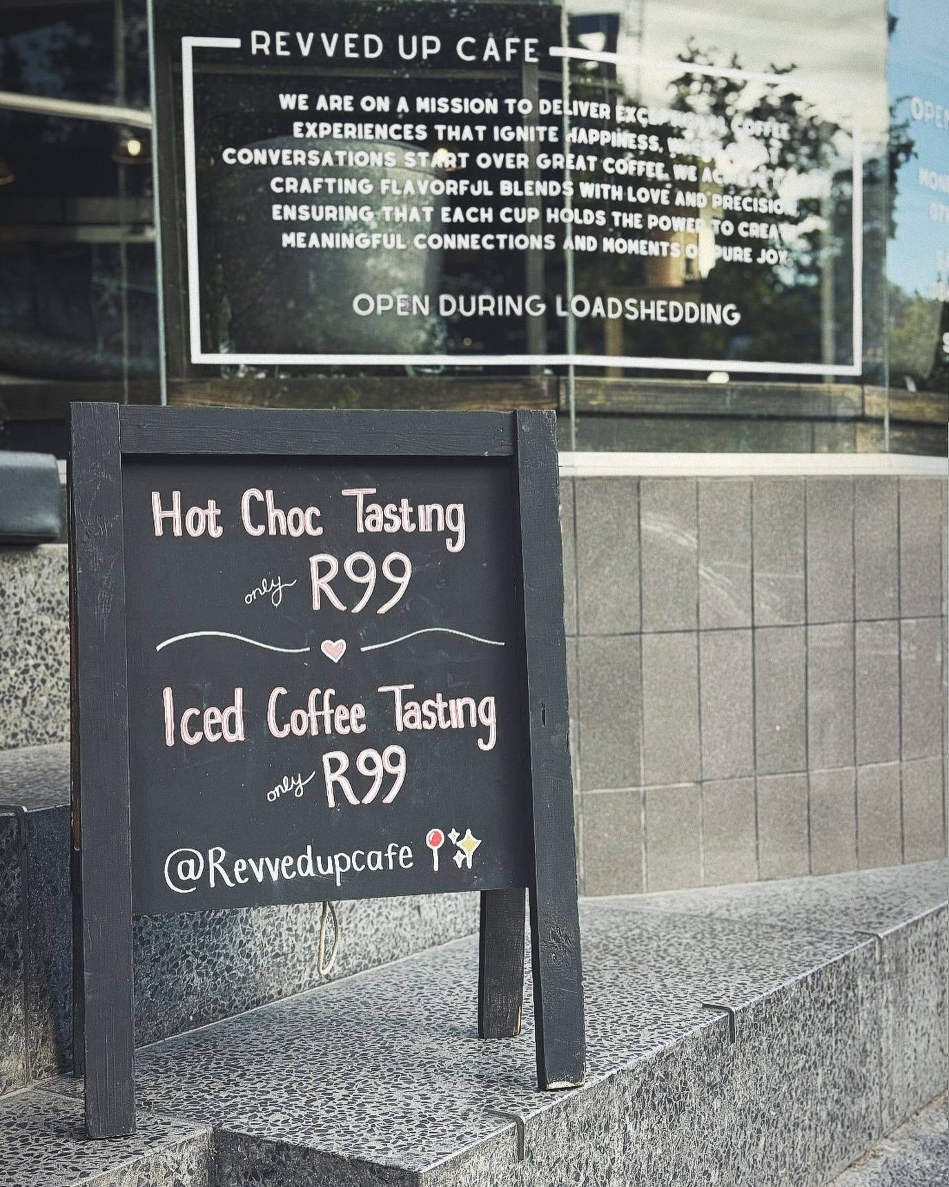 Just your friendly reminder that our tastings are always on the menu! 🌟 Whether you’re in the mood for hot chocolate heaven or iced coffee bliss, we’ve got you covered 🫶🏻