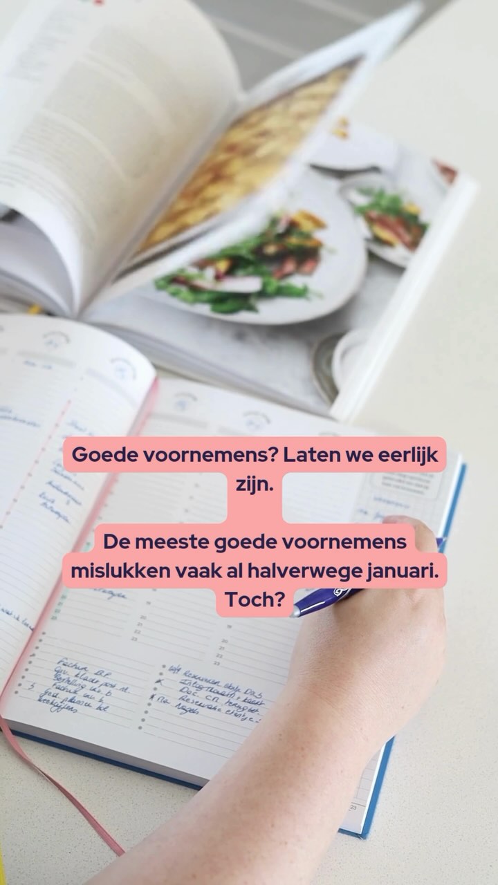 Goede voornemens. Het is even leuk want je start met veel enthousiasme. Maar ze werken zelden…
Geloof me! Ik trapte ontelbare keren zelf in de val. Ik ging op onderzoek uit, bekeek wetenschappelijke inzichten en ging testen. En dat deel ik nu gratis met jou in dit gratis ebook.
En je kan ook een leuke printable downloaden om je nieuwe gewoonten te loggen.
Pak het dit keer anders aan en download alles gratis in onze shop: www.getyourflow.be. Of reageer met gewoonten en ik stuur je de linkjes door.
👊🏼
📹 Eerste video @djulibravenboer