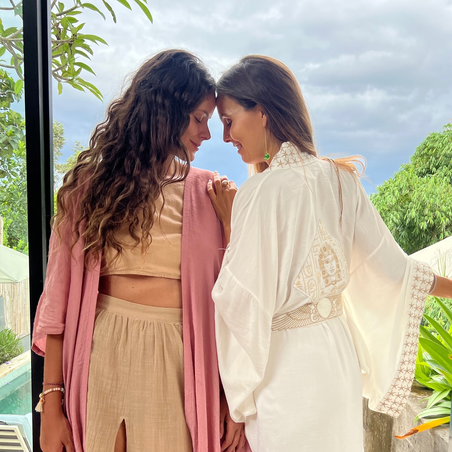 Still floating in the magic of SHEWOLF Retreat in Bali 🐺
What unfolded was beyond anything we could have imagined 🙏🏻 pure connection, profound transformation, and a sacred space where we allowed ourselves to be fully seen, held, and loved.
It was as if the universe itself sent butterflies to bless our journey. They danced around us, landing gently, reminding us of the beauty of transformation 🦋 the shedding, the becoming, the rebirth.
Through ceremonies, healing, laughter, tears, and the courage to embrace our raw, unfiltered selves, we stepped into our power, into our truth, into the goddess within each of us.
To everyone who showed up with open hearts and willing spirits, thank you. You are the essence of what makes this dream so sacred. We see you. We love you.
Here’s to the continued journey, the ripples of transformation, and the never-ending flight of the butterfly 🦋
A special thank you to our sister @templecode_signatures for the stunning pieces we wore throughout the retreat, designs that so beautifully embody the essence of this transformational journey 🌟
#shewolfretreats