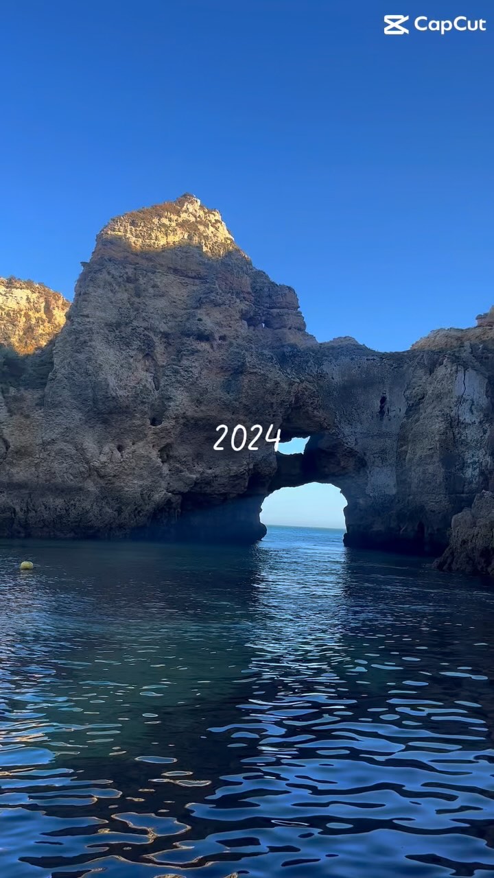 2024 … mudanças, dúvidas, trabalho, viagens, estudos, encontros, desencontros, trabalho (de novo), experiências, sonhos …. mas principalmente e essencialmente: PESSOAS.
MUITO OBRIGADA (de coração) as que estiveram aqui comigo 🤍