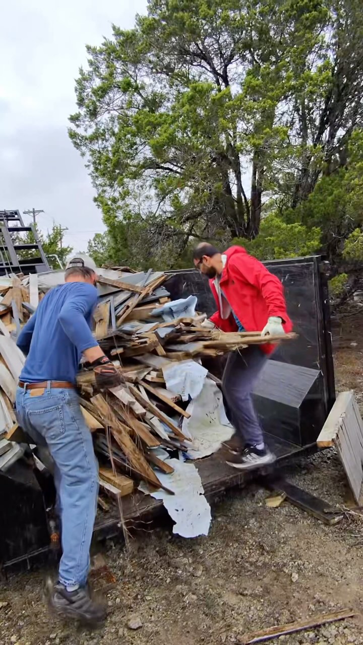 Illegal dump, clean out with the help of the surrounding Neighbors. We offered our assistance for a dumpy situation. It was awesome to see a community come together and work to help solve a problem. #dashawayjunkhauling