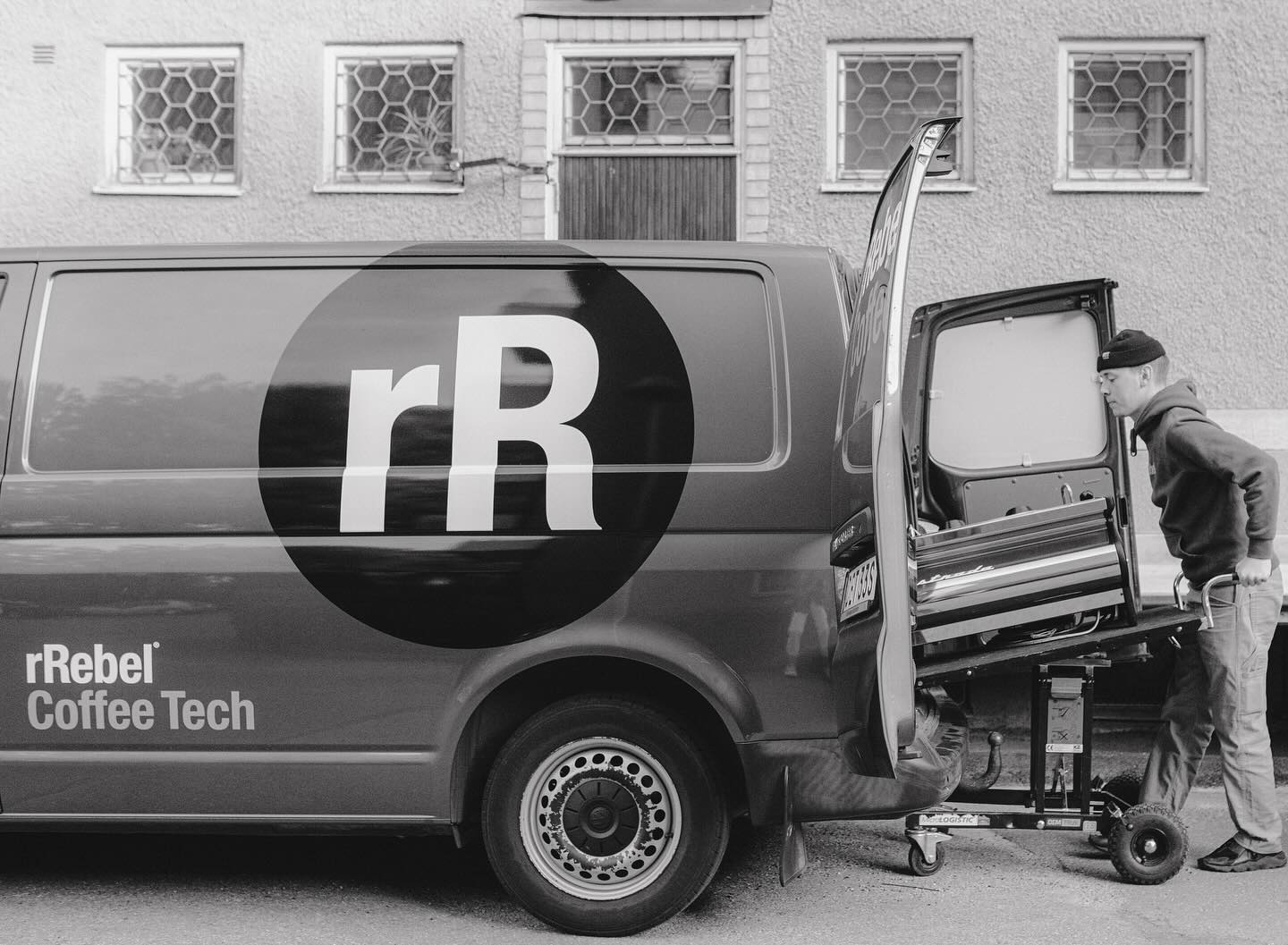 Visste du att det lönar sig med ett serviceavtal med rRebel Tech.
-Det blir billigare
-Du är alltid högst prioriterad
-Och, kanske det viktigaste, vi har alltid koll på hur din utrustning mår vilket gör att risken för dyra oförutsedda reparationer är minimala!
Och kom ihåg, en glad maskin ger gott kaffe!
Serviceavtal finns för alla produkter i vårt sortiment 💁🏻♀️
.
.
.
.
.
.
.
.
.
.
.
.
.
.
.
#lineamicra #lamarzoccohome #coffee #homebarista #rrebelworks #specialtycoffee #specialkaffe #handmadeinflorence #rrebel #lamarzocco #hökarängen #tech #rrebeltech #service