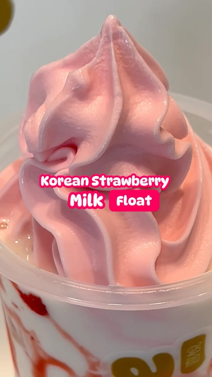 Favorit siapa nih ✨Korean Strawberry Milk Float ✨
Korean Strawberry Milk ketemu sama Ice Cream emang perpaduan yang sangat pas , rasanya tuh seger, creamy, dan ngangenin pastinya 💕
Yuk! segerin malam tahun baru kamu dengan @xiyue.indonesia 🤩
#xiyueindonesia #xiyuehappyterusss #mbventura #mbvgroup