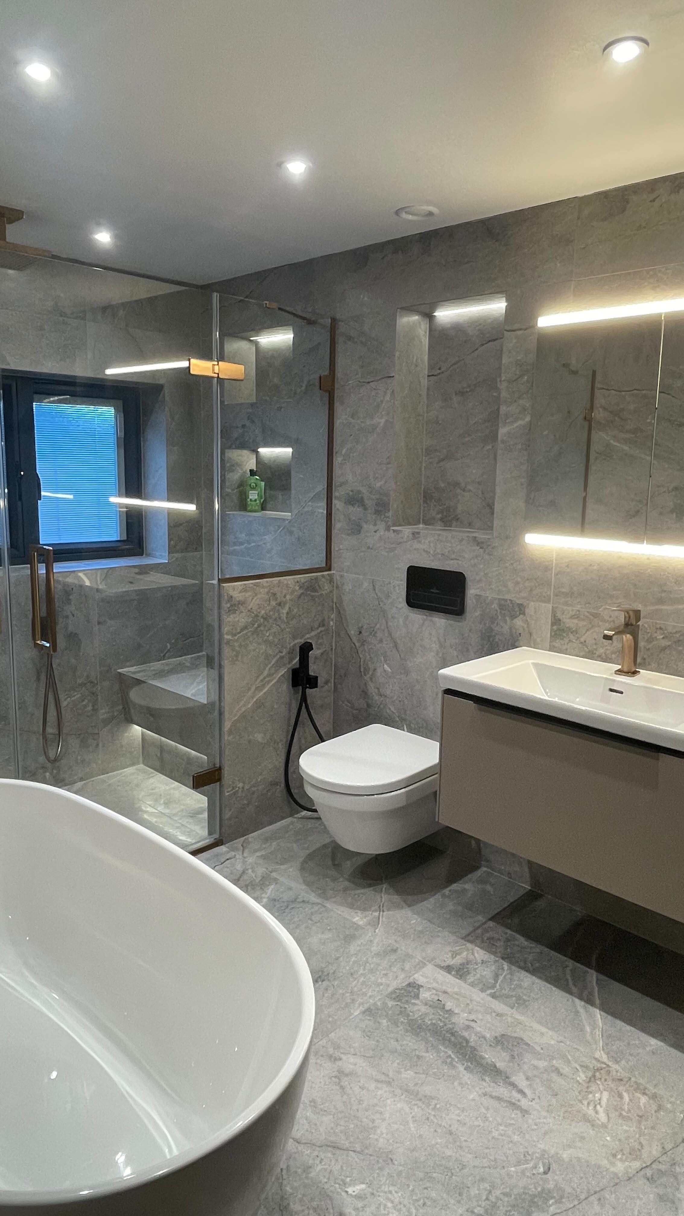 From Outdated To Oasis ✨
Designed & Supplied By @shethsinteriors
#bathroom #bathroomdesign #interiordesign #design #bathroomdecor #kitchen #homedecor #home #interior #shower #renovation #architecture #bath #bathroomremodel #homedesign #bathroominspo #bathroomrenovation #bathroominspiration #decor #tiles #construction #tile #bathroomideas #kitchendesign #toilet #luxury #plumbing #interiors #marble #bedroom