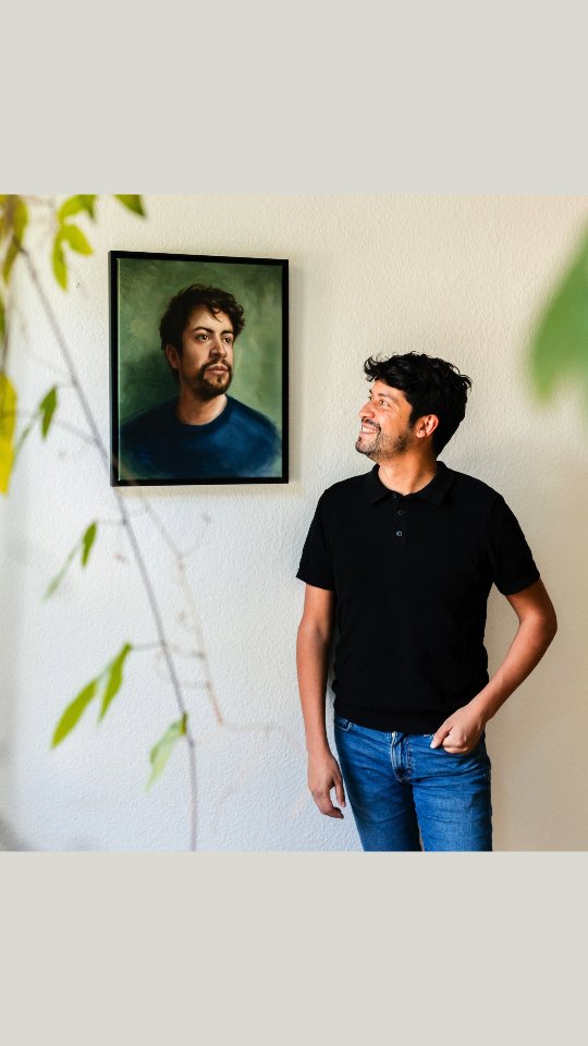 Changing the background can totally change a painting ✨️
****
New to my page?
Welcome!
I’m Sarah, a portrait artist devoted to the beauty of classical art. I create custom, hand-painted portraits that add a timeless elegance to any space. If you’re looking to bring a unique, personal touch to your home, contact me to order your own painting.
#academisartwork #realisticartwork #personalizedart #artiststudios #studioviews #classicalportrait #classicalrealism
#contemporaryfigurativeart #realisticportrait #contemporaryportrait #contemporaryartists #fineartportrait