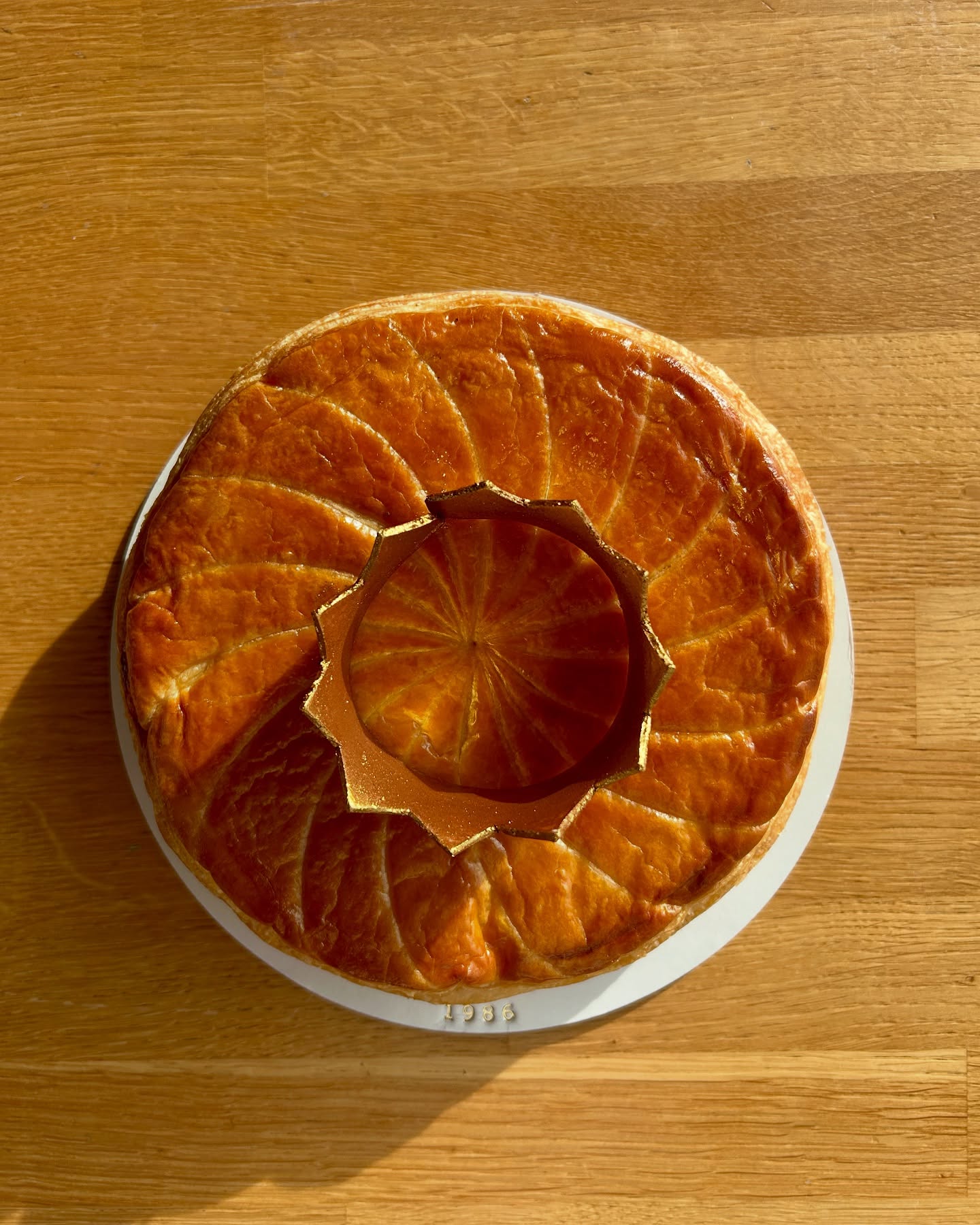 Galette des rois 👑
Conoscete questa torta della tradizione francese ?
Se non la conoscete e volete saperne di più guardate le nostre storie !