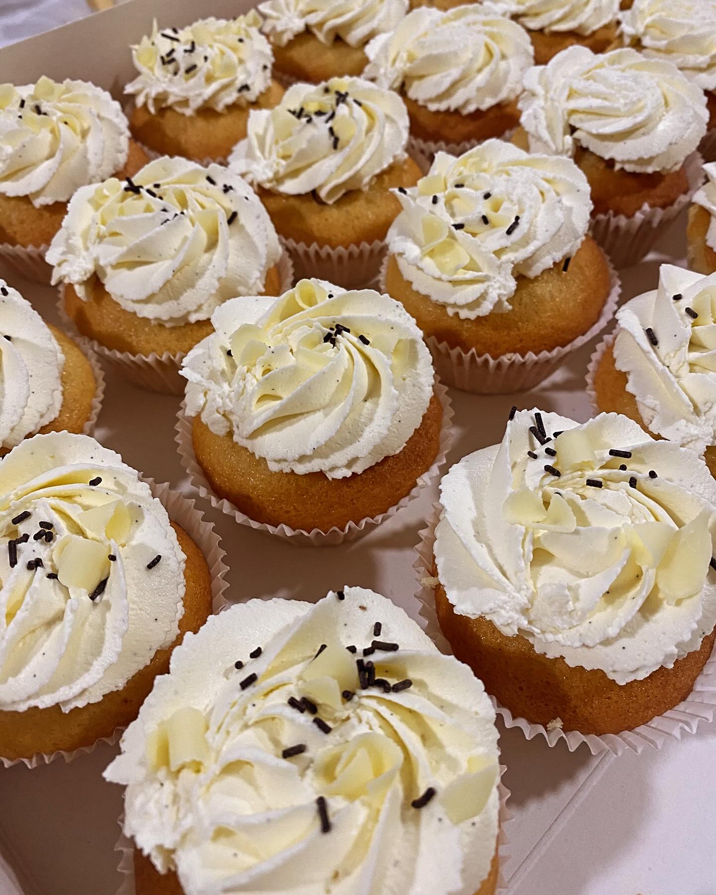 Les gâteaux de Noé vous souhaite la bonne année. ♥️
#mia #cupcakes #delicieux #gateau #nutella #mangue #fruitsexotiques