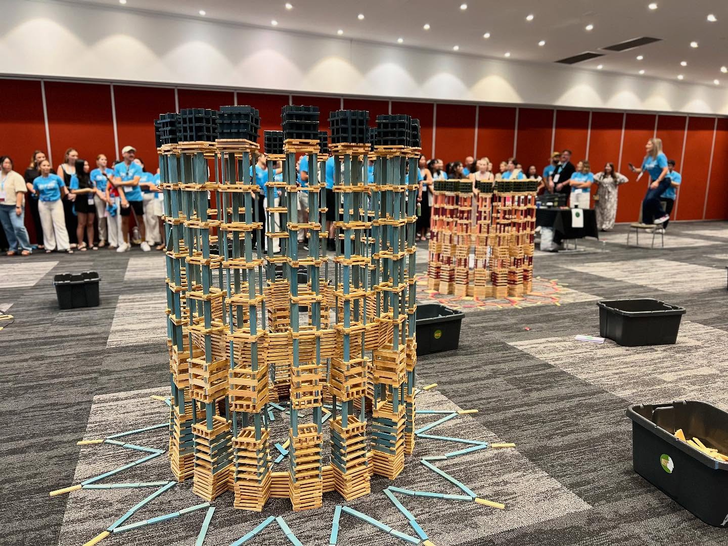 240 people, 30 000 blocks, 12 challenges to solve and 90 minutes of fun 🤩!!! Happy builder kapla challenge 💪