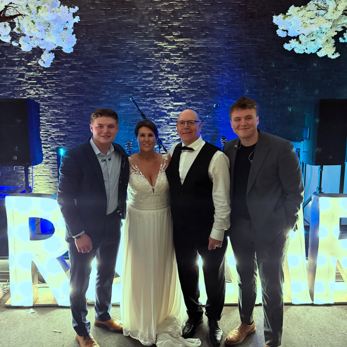 Mr & Mrs Brighton 🤍
•
Our last wedding of 2024, and a fantastic one at that! This group of family and friends danced the night away, and really ended our year with a bang! Thanks so much for having us be a small part of such a special day!
•
Make sure to check out this lovely venue @holtfleet 😍