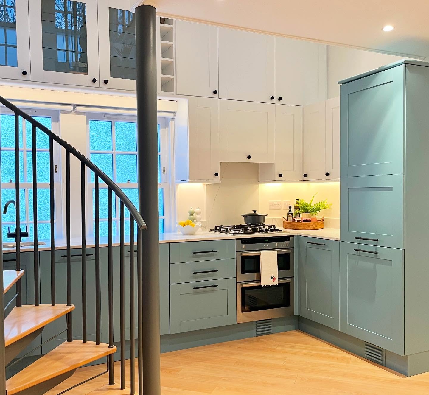 The kitchen at our St Andrews project has been given a new lease of life by spray painting the cabinets and replacing the worktop and hardware.
The brief was to create a modern coastal style kitchen, which has brought a fresh, bright and updated feel to the space.
It feels like a completely new kitchen but without the price tag and with minimum waste 😊
Spray painting: @thesprayfactoryltd
Quartz worktop: @robertsinclairinteriors
Hardware: @plankhardware