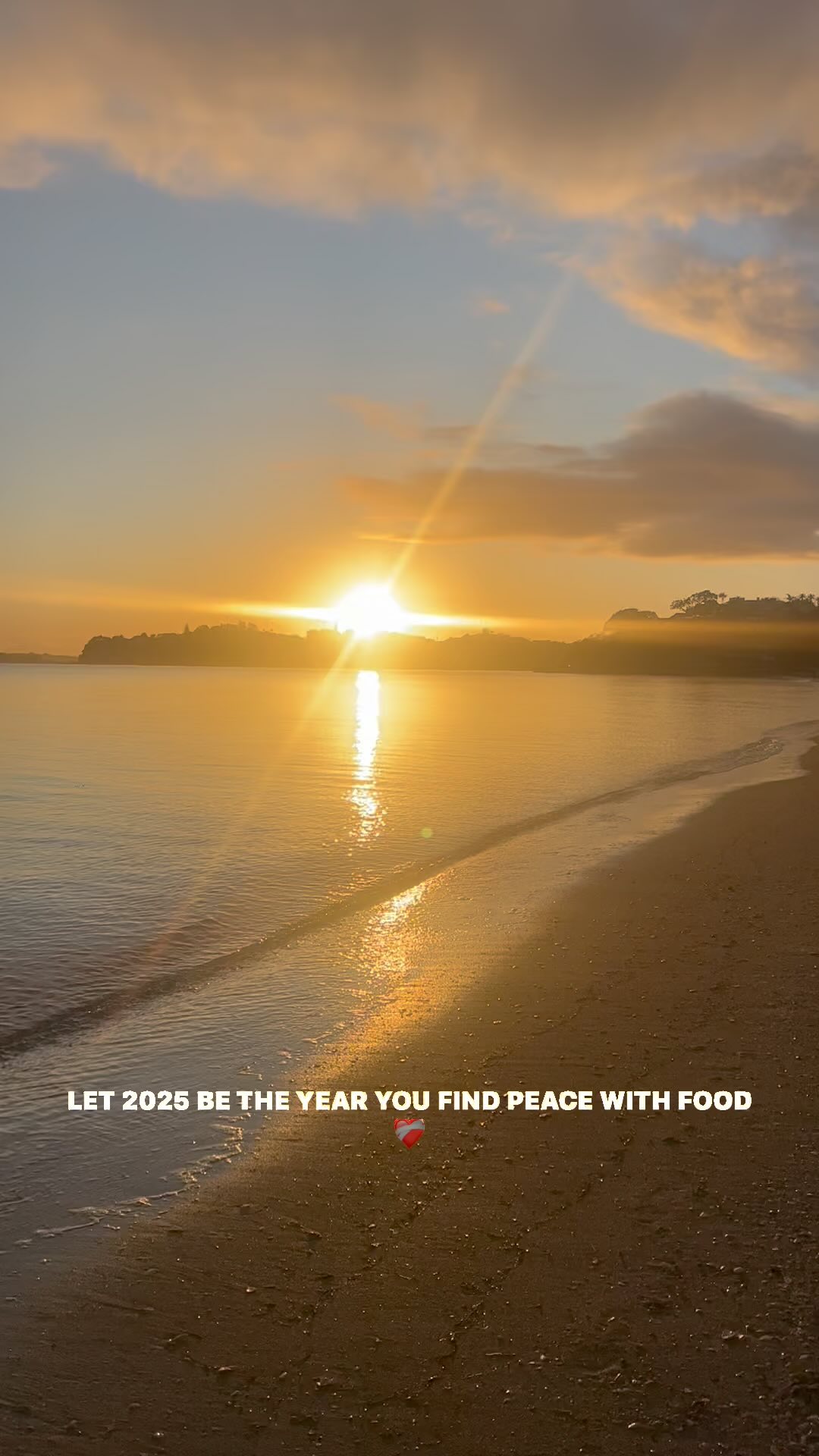 Let 2025 be the year you find peace with food & your body❤️🩹❤️
Perhaps the best audio on the internet by @josiebalka
#dietitian #dietician #nutritionist #bodyacceptance #bodyneutrality #haes #healthateverysize #newyearsresolution #newyearsresolutions #newyearsgoals