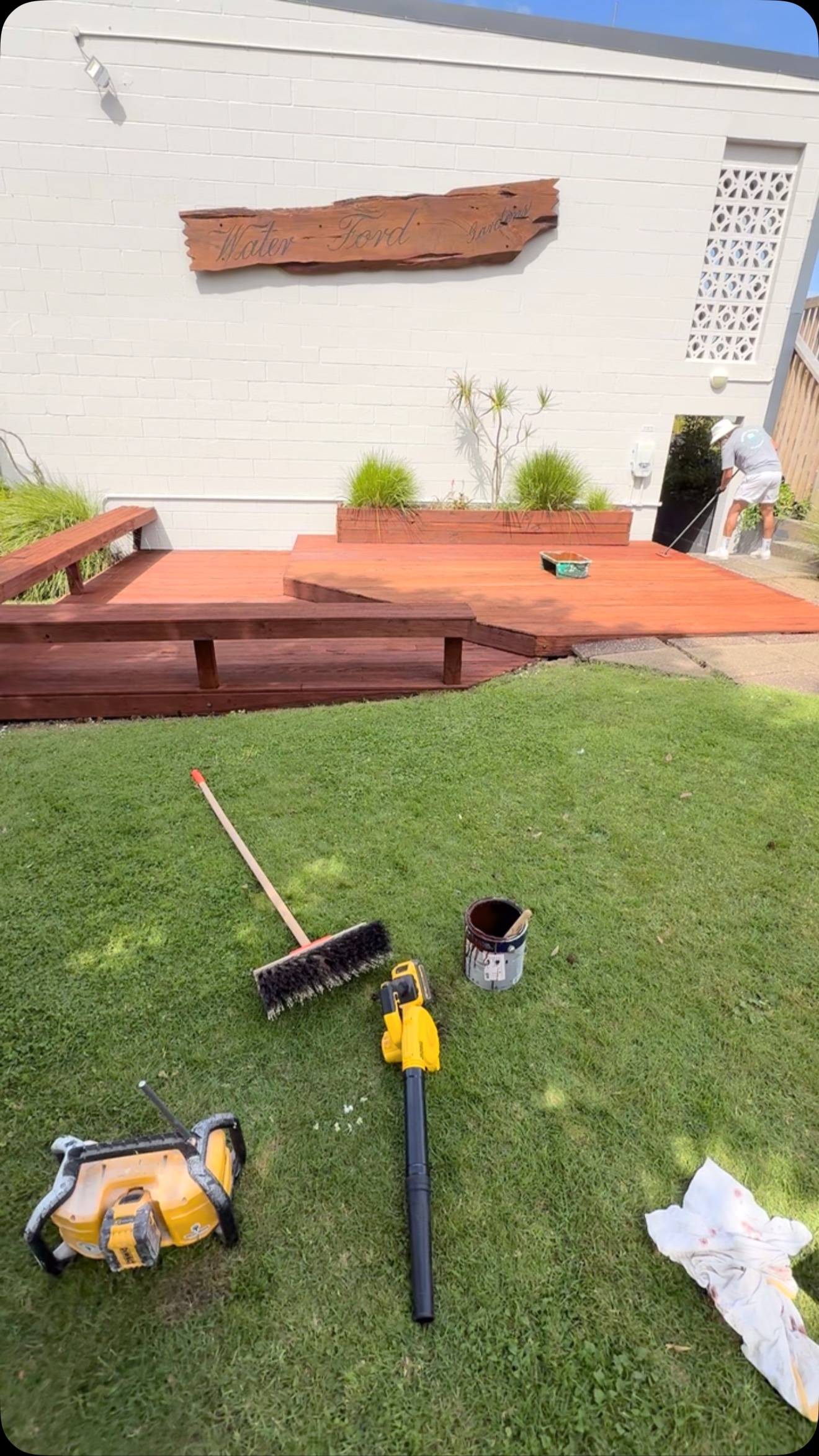 A quick look at our final project of 2024 🍻 👨🎨 ✨ #professionalpainters #exteriorpainting #silverstaterenovations